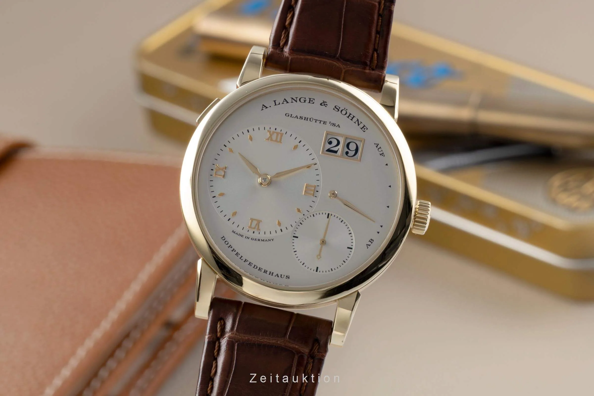 A. Lange & Söhne Lange 1 18 ct gold manual winding men's watch 191.021  [2501550] - Image 2