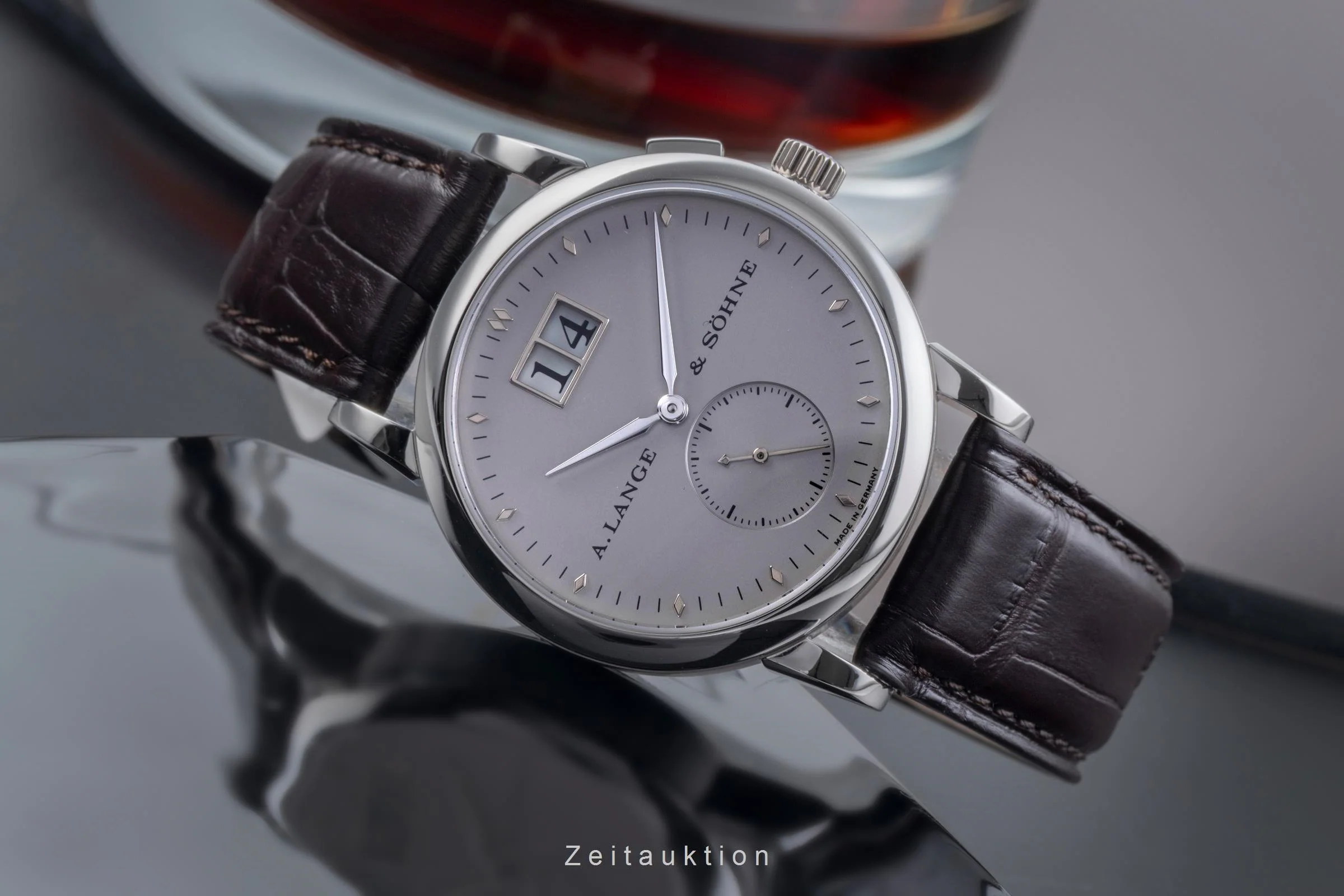 A. Lange & Söhne Saxonia platinium manual winding unisex 105.025  [2506602] - Image 3