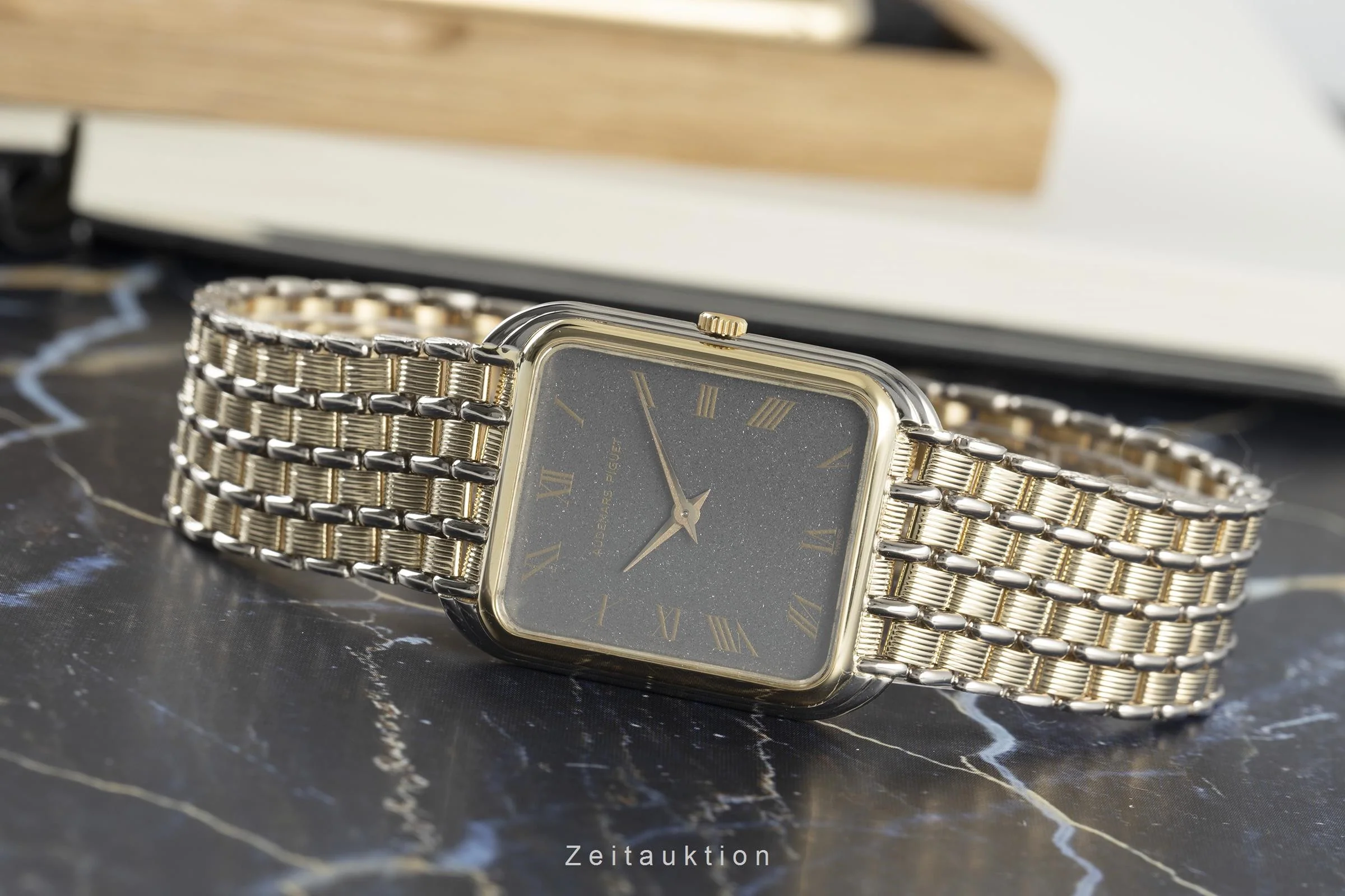 Audemars Piguet Classique 18 ct gold manual winding men's watch  [2108984] - Image 2