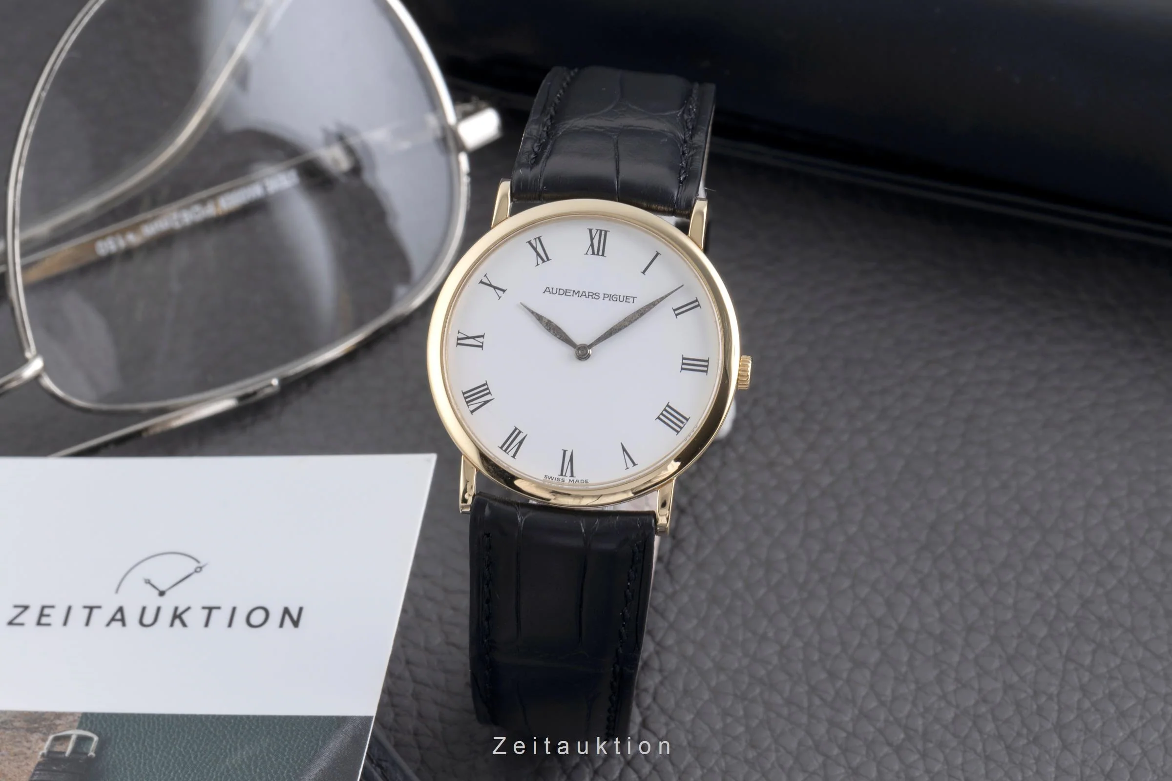 Audemars Piguet Classique 18 ct gold manual winding men's watch  [2600376] - Image 4