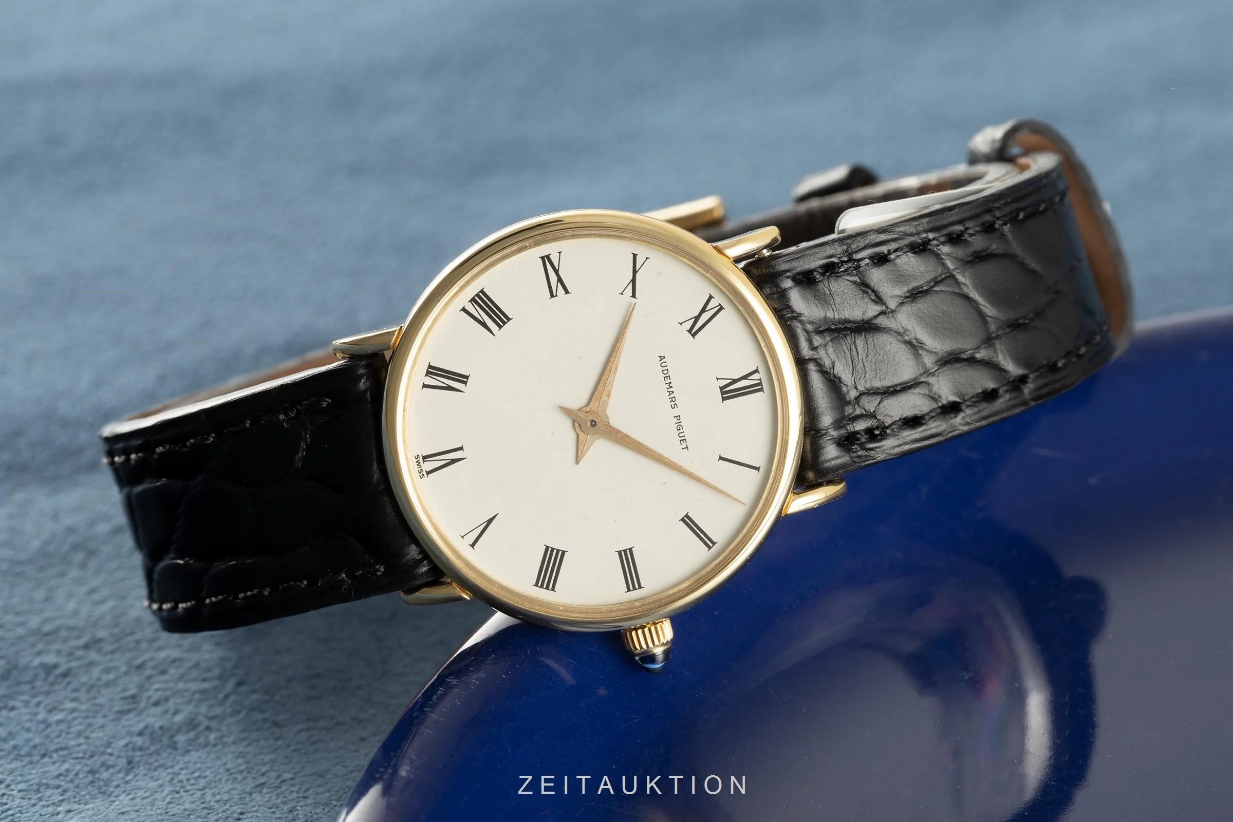 Audemars Piguet Classique 18 ct gold manual winding women's watch  [2105393] - Image 2