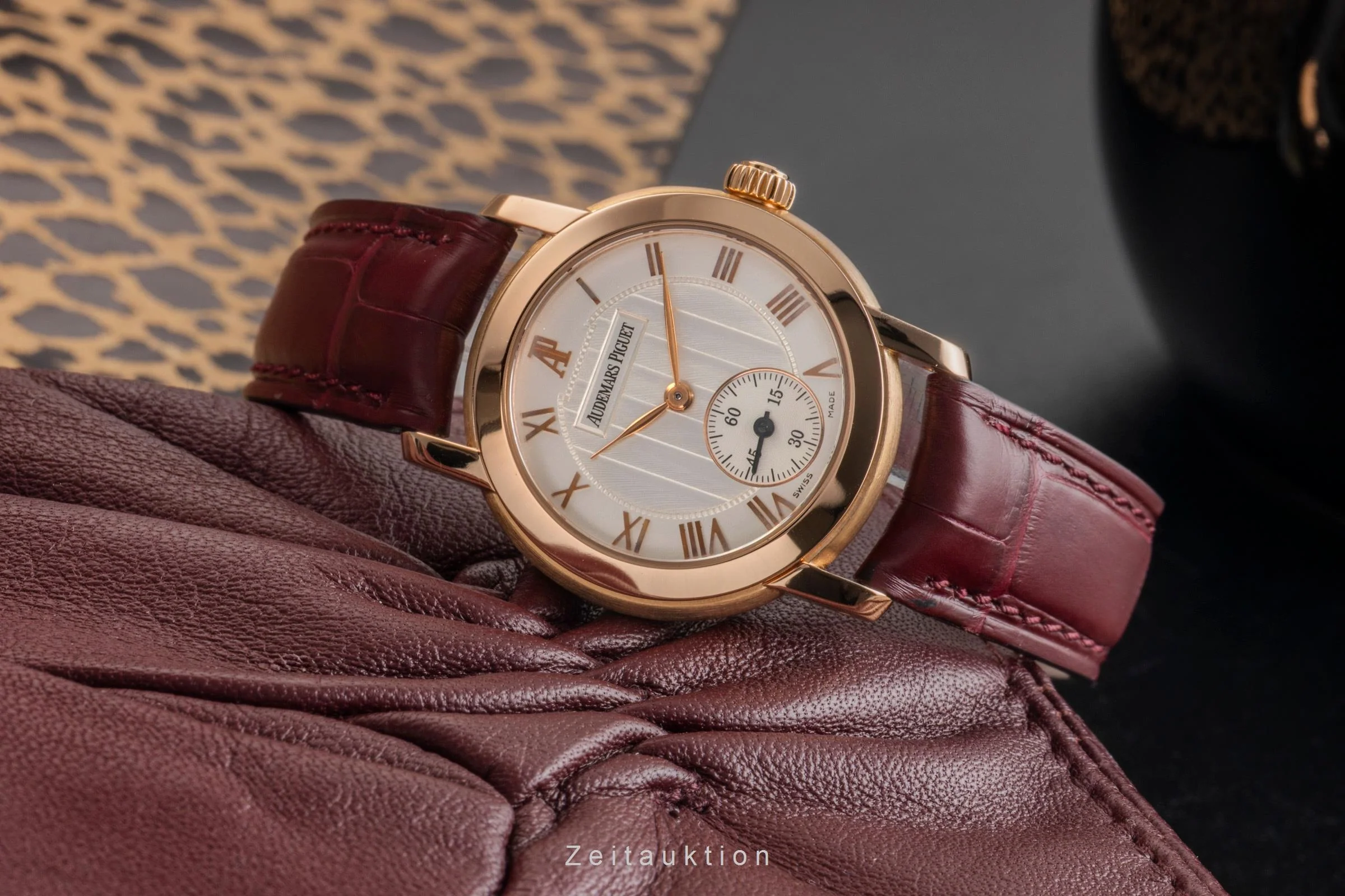 Audemars Piguet Jules  18 ct gold manual winding women's watch 77230OR.OO.A082MR.01  [2502632] - Image 3