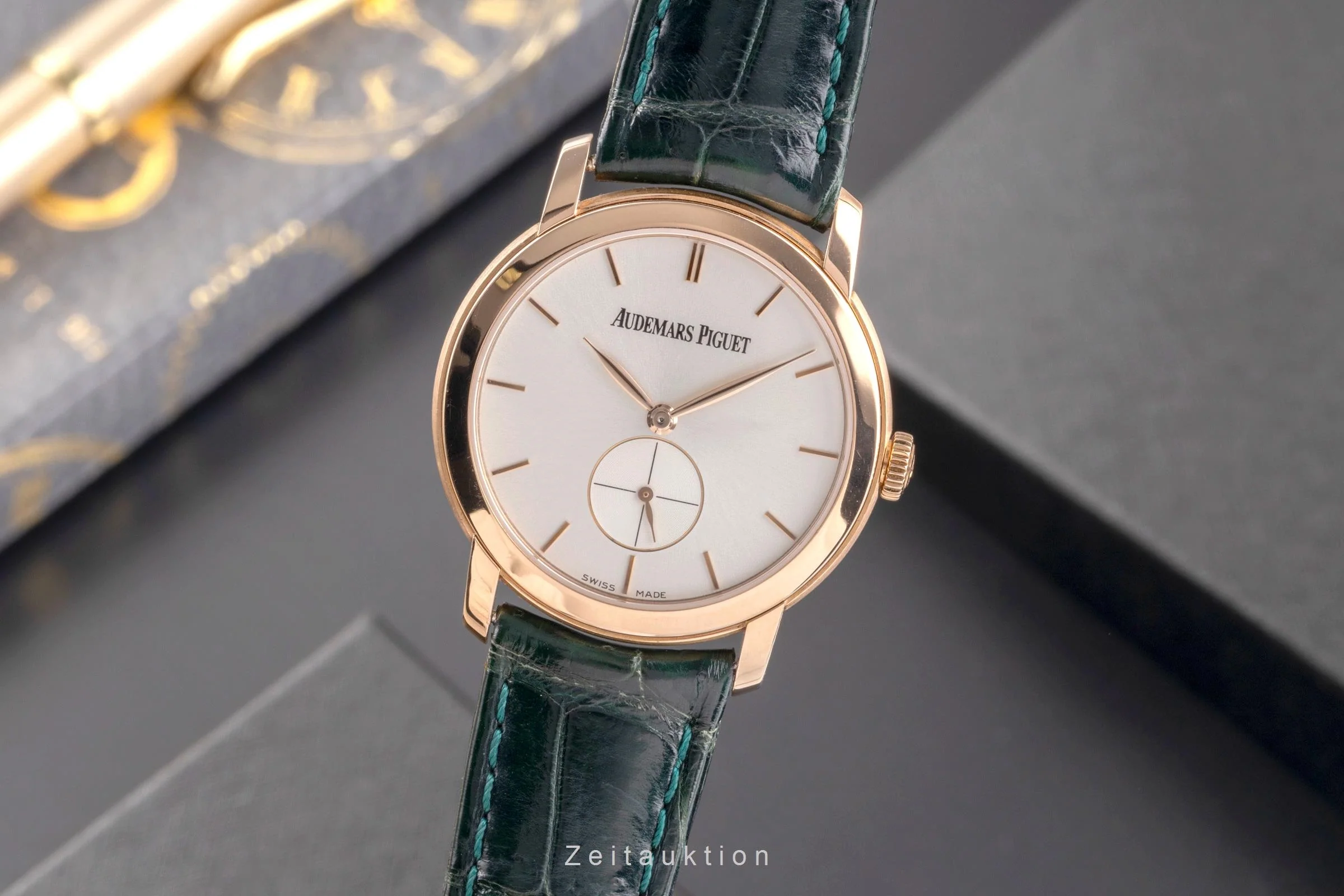 Audemars Piguet Jules  18 ct red gold manual winding unisex 77238OR.OO.A088CR.01  [2505207] - Image 2