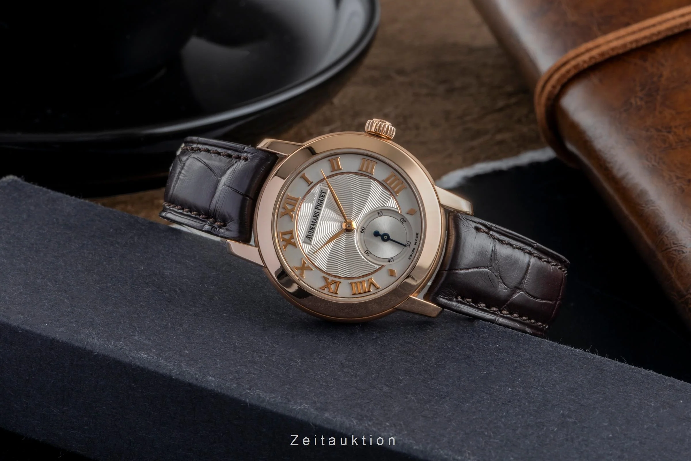 Audemars Piguet Jules  18 ct red gold manual winding women's watch 77230OR.OO.A082MR.01  [2506685] - Image 3