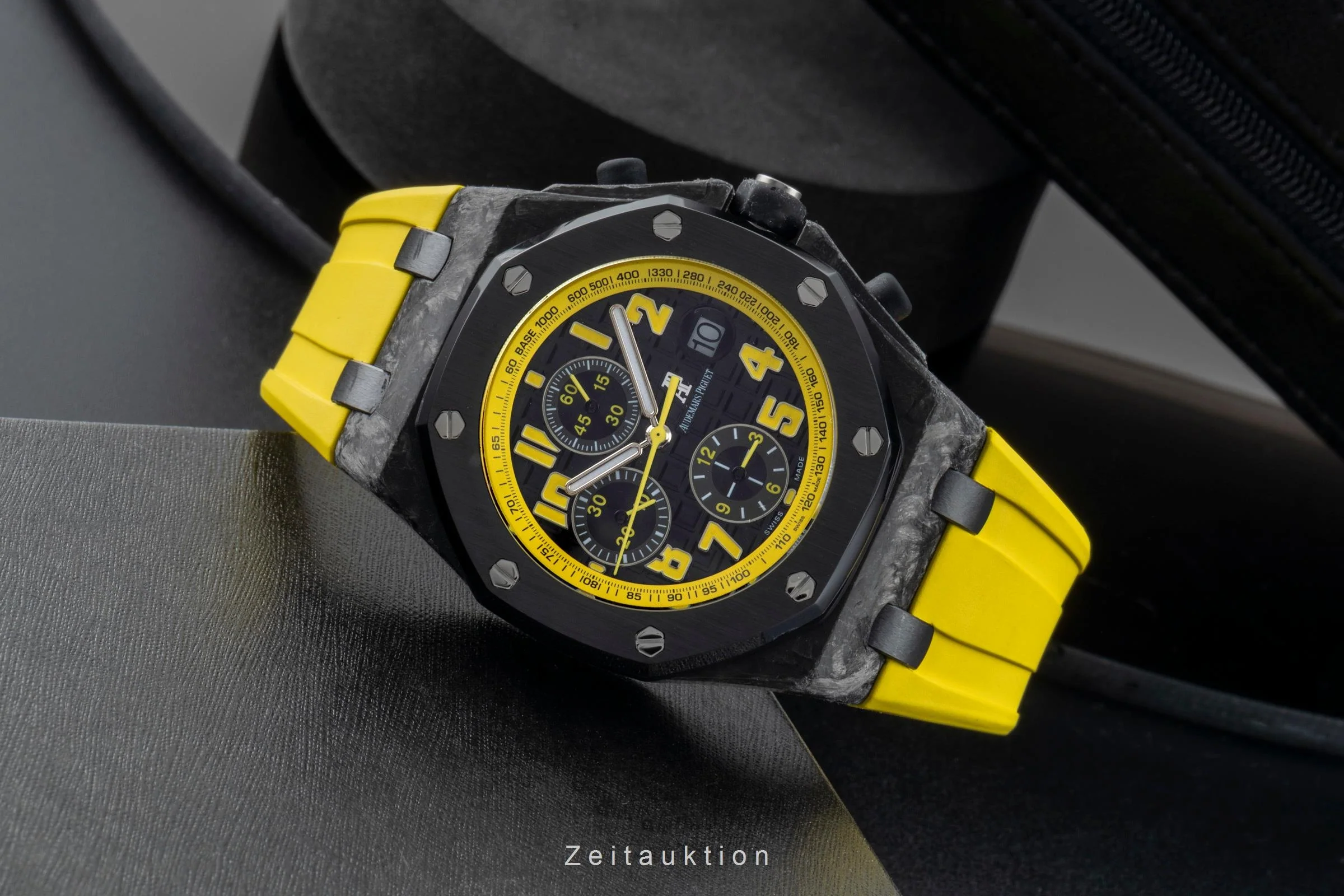 Audemars Piguet Royal Oak chronograph carbon automatic men's watch 26176FO  [2505873] - Image 3