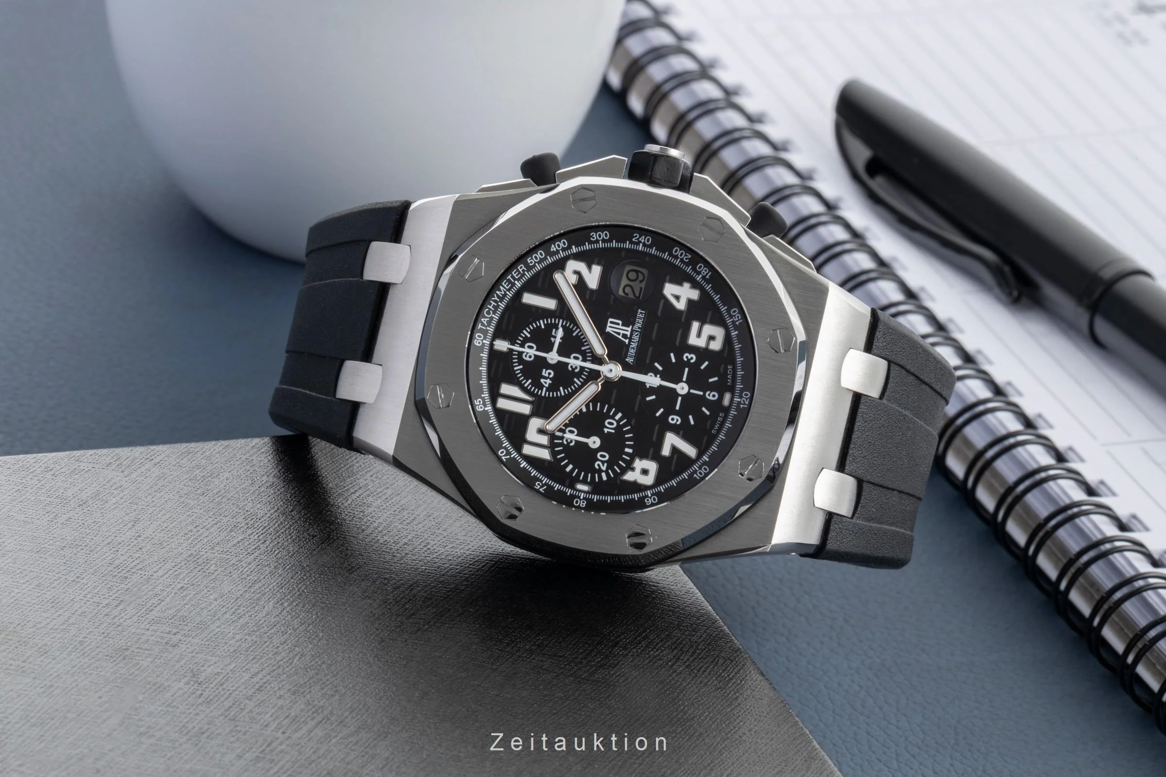 Audemars Piguet Royal Oak chronograph steel automatic men's watch 26020ST  [2601221] - Image 3