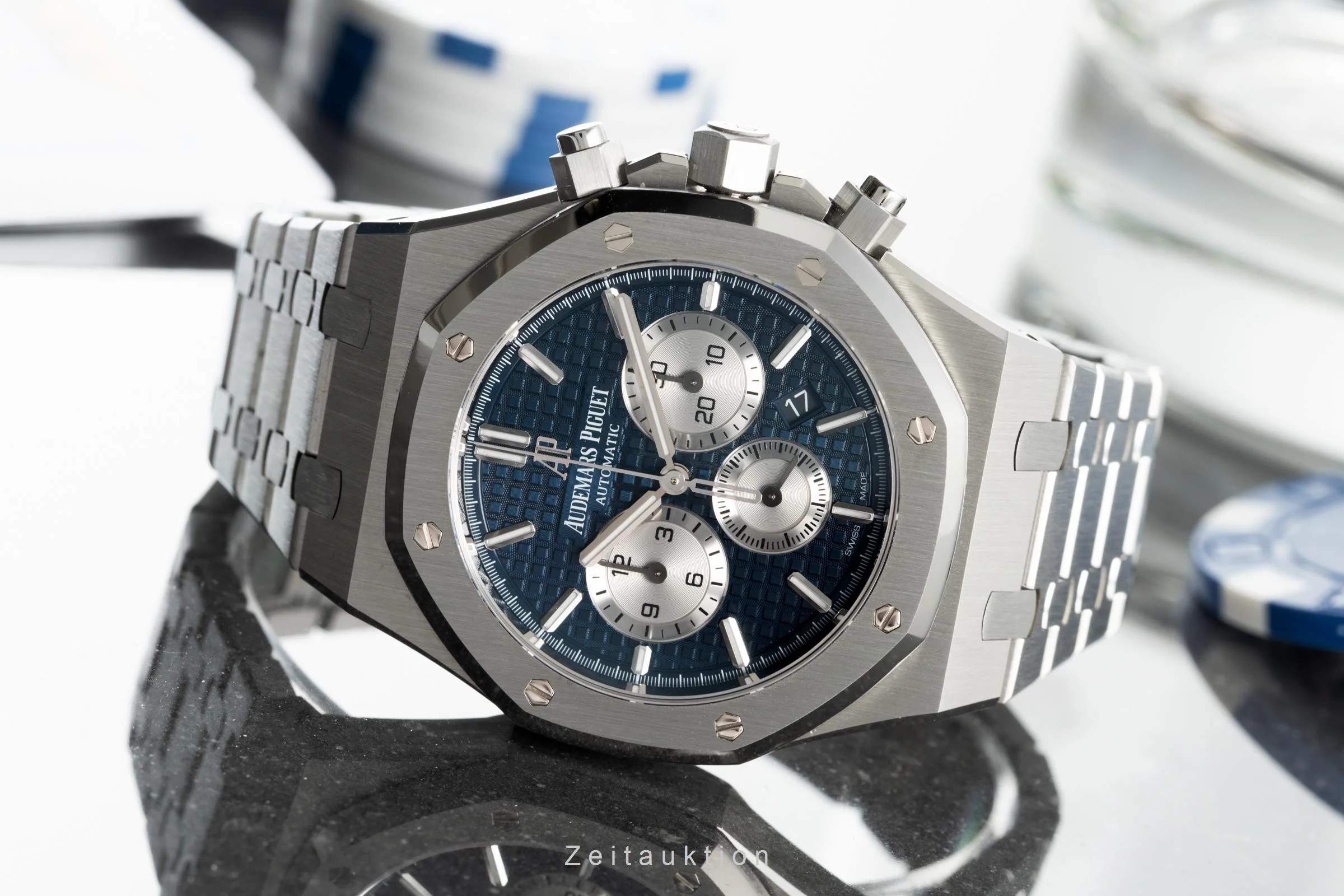 Audemars Piguet Royal Oak chronograph steel automatic men's watch 26331ST.OO.1220ST.01  [2200065] - Image 3