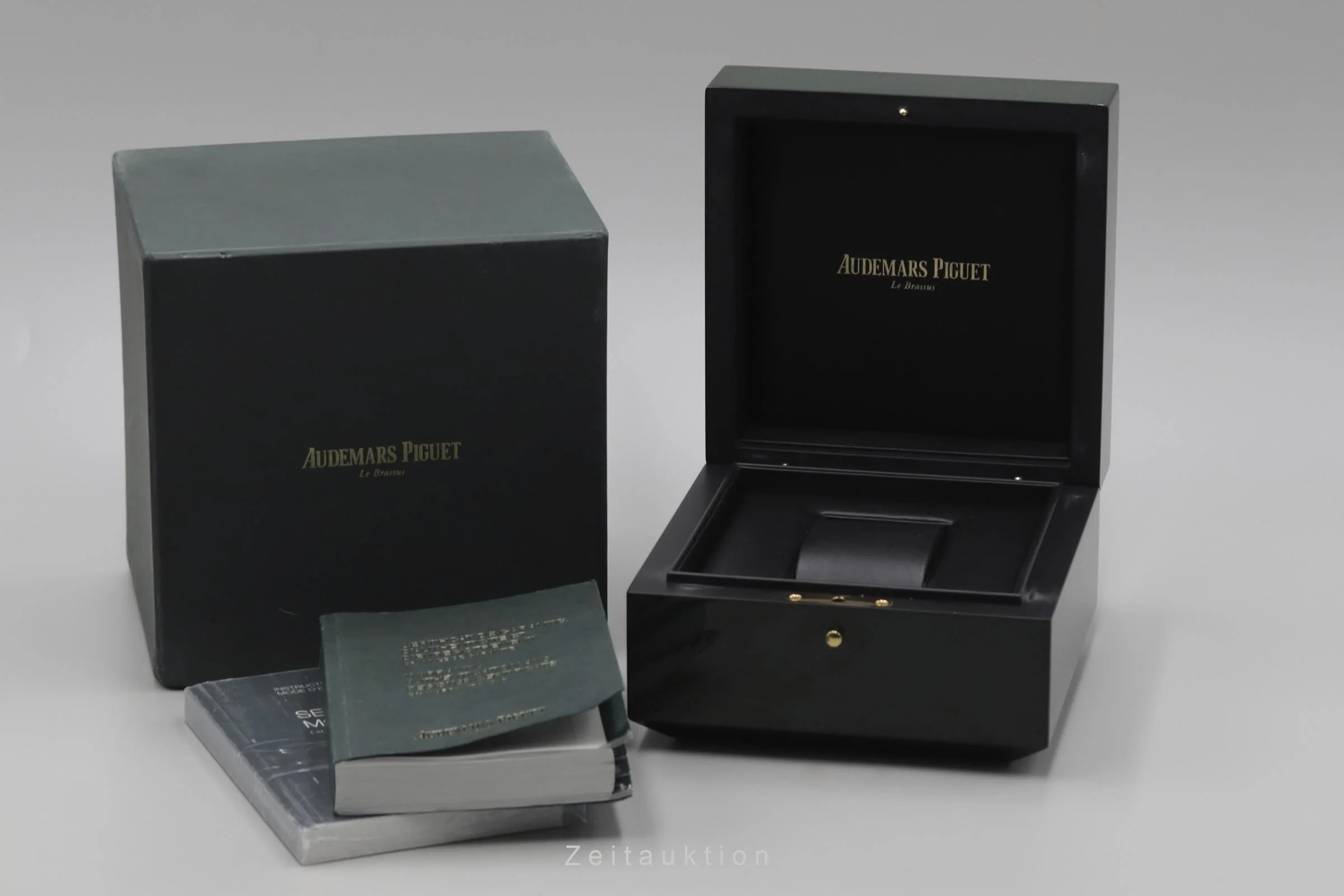 Audemars Piguet Royal Oak steel automatic men's watch 15400ST.OO.1220ST.01  [2201567] - Image 8