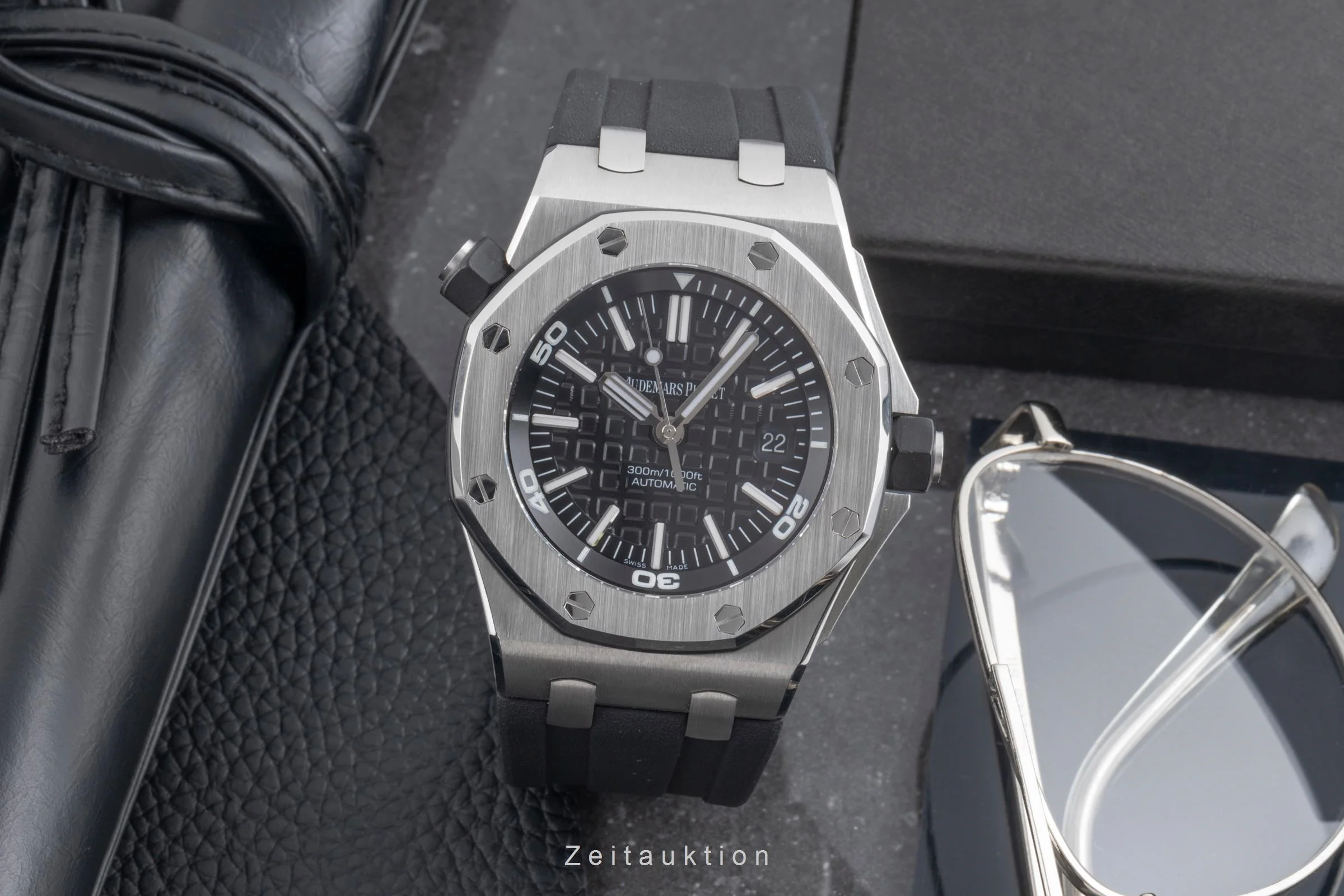 Audemars Piguet Royal Oak steel automatic men's watch 15703ST.OO.A002CA.01 LP: 42400EUR  [2503186] - Image 4