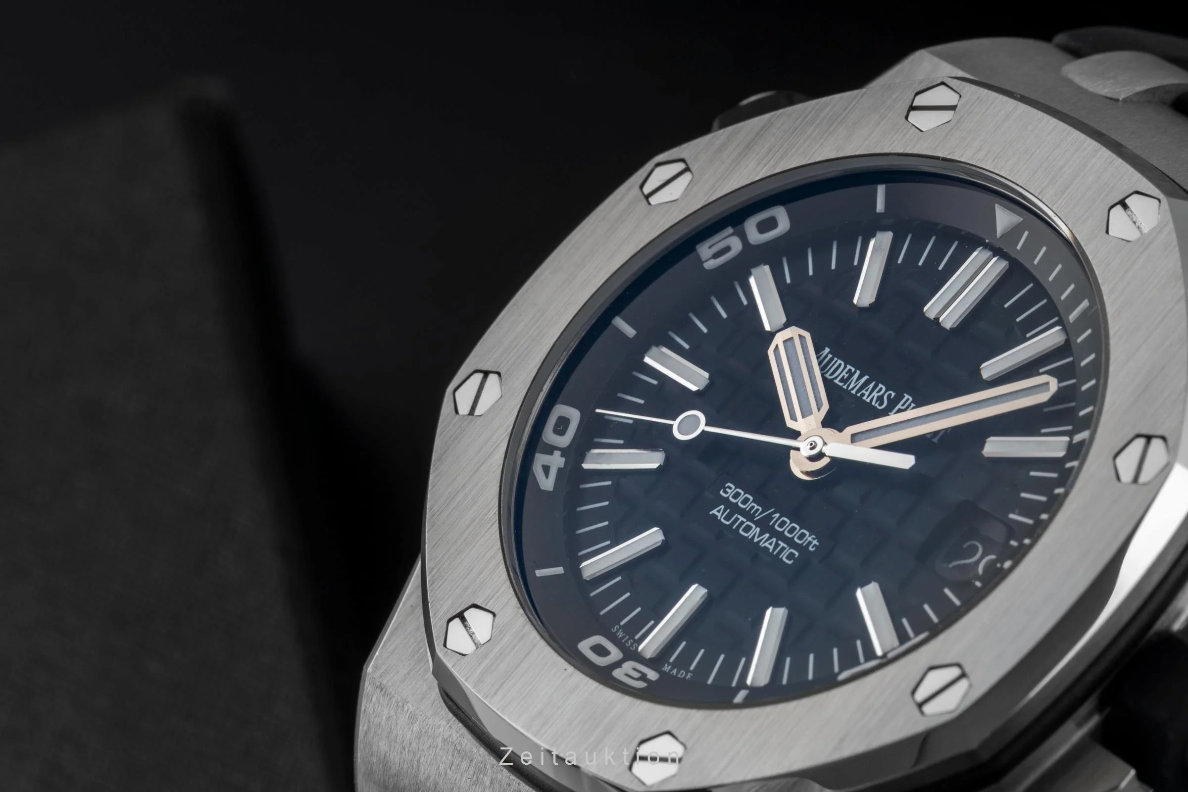 Audemars Piguet Royal Oak steel automatic men's watch 15710ST.00.A002CA.01 LP: 25900EUR  [2600015] - Image 14