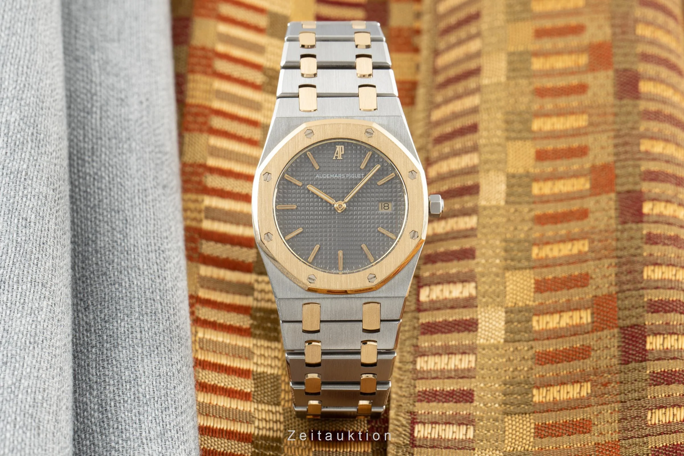 Audemars Piguet Royal Oak steel / gold quartz men's watch 56175SA  [2200607] - Image 3