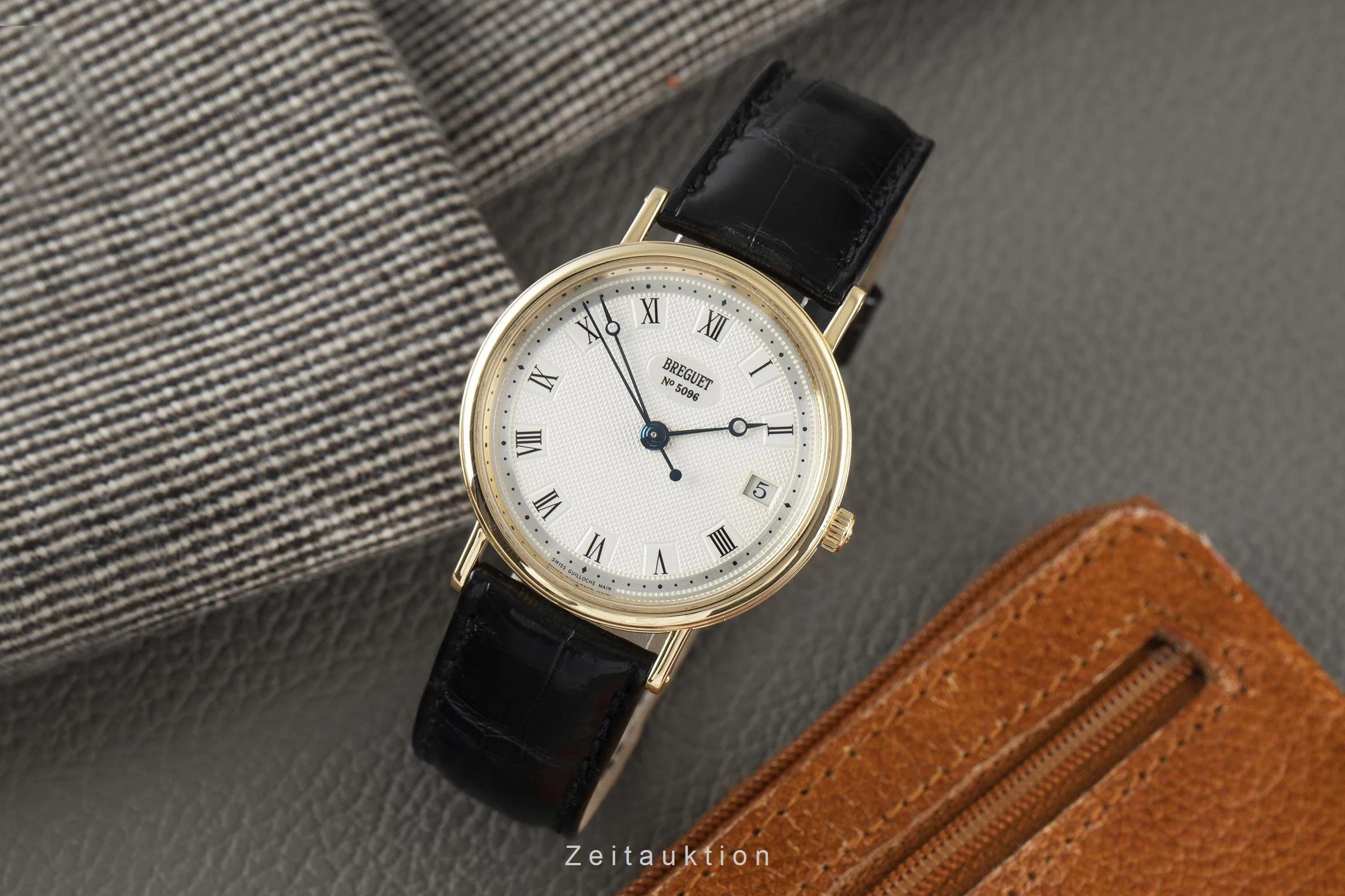 Breguet Classique 18 ct gold automatic men's watch 5910  [2107978] - Image 2