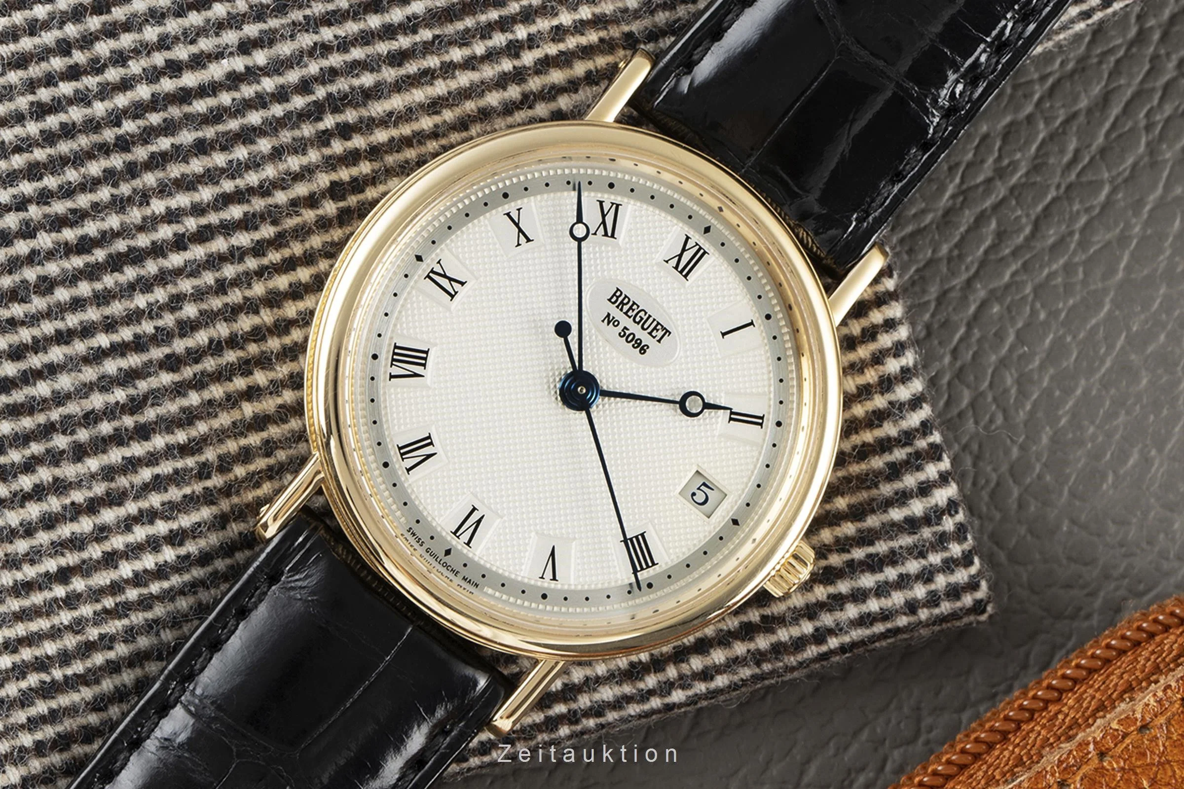 Breguet Classique 18 ct gold automatic men's watch 5910  [2107978] - Image 3