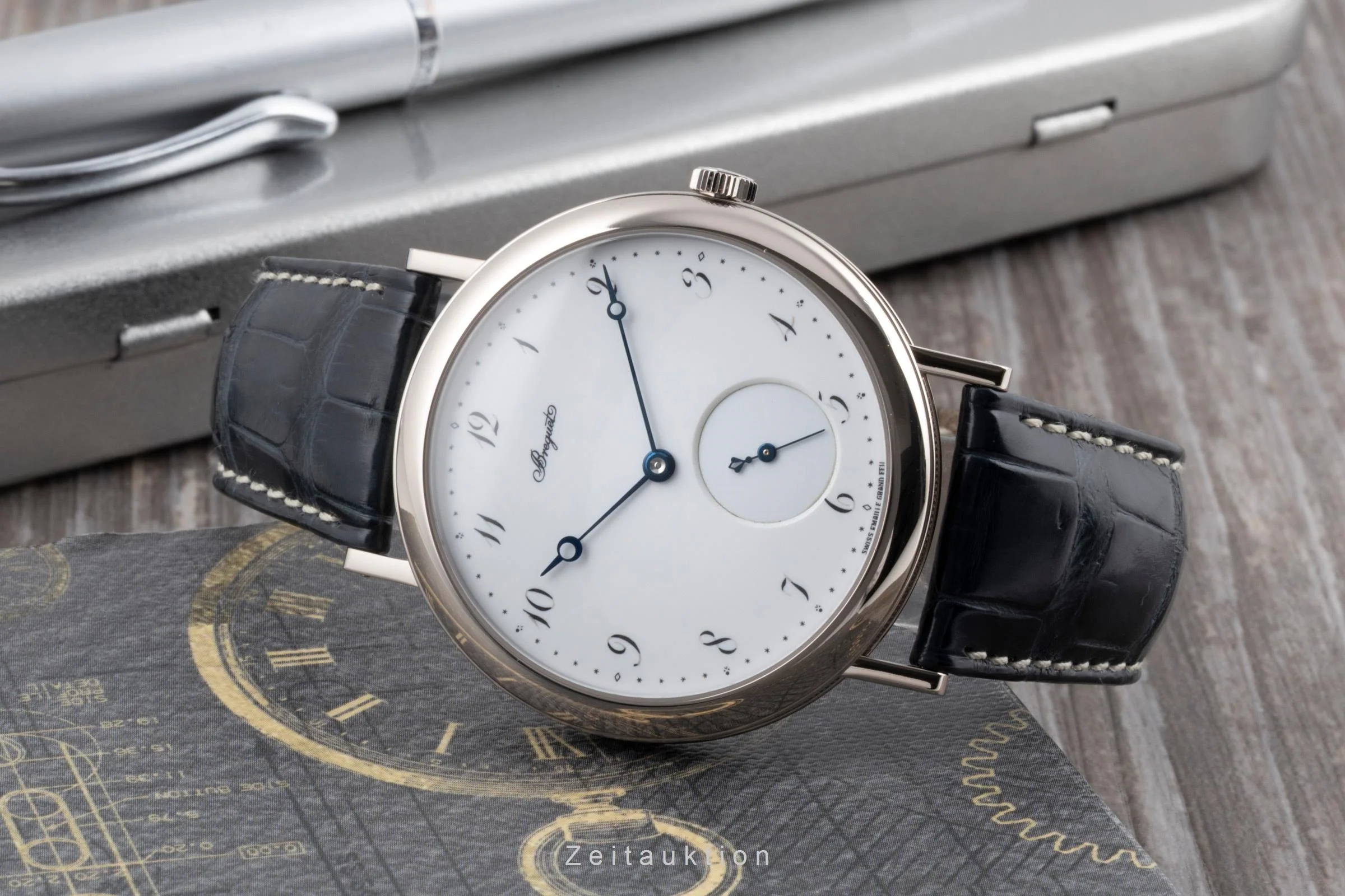 Breguet Classique 18 ct white gold automatic men's watch 5140BB/29/9W6  [2601215] - Image 3