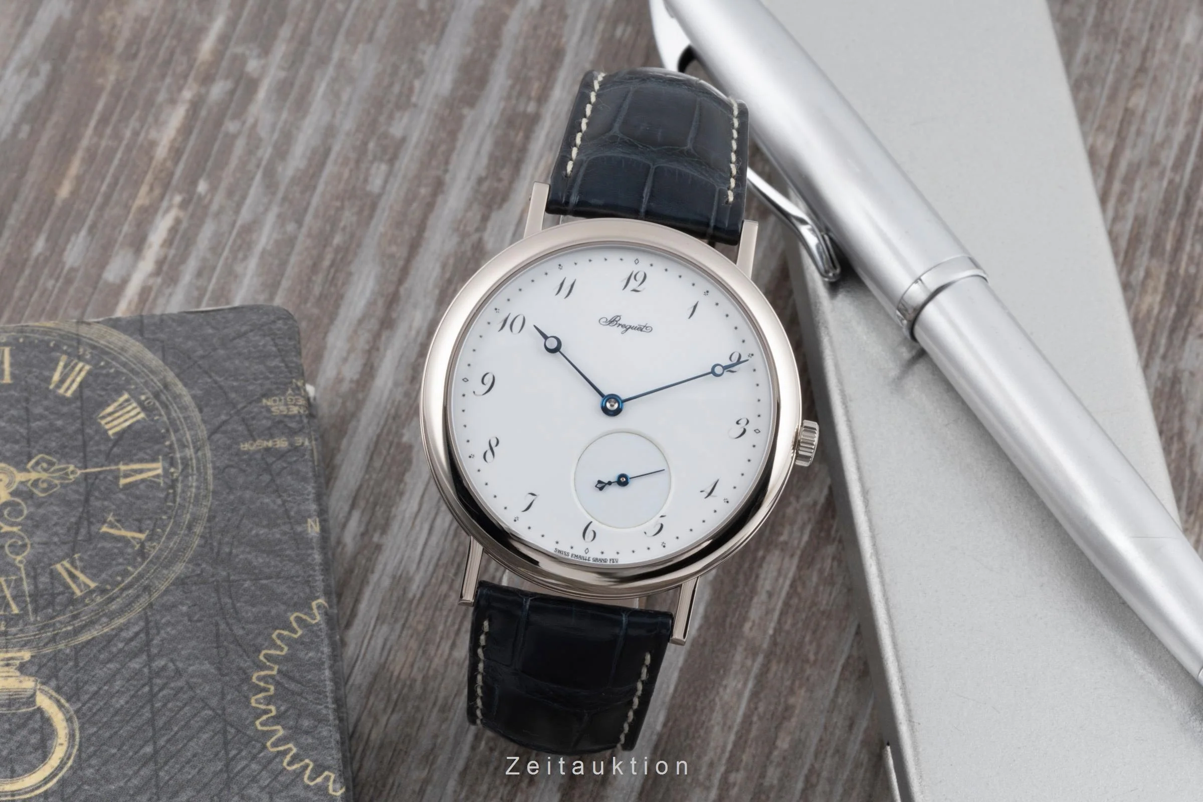 Breguet Classique 18 ct white gold automatic men's watch 5140BB/29/9W6  [2601215] - Image 4