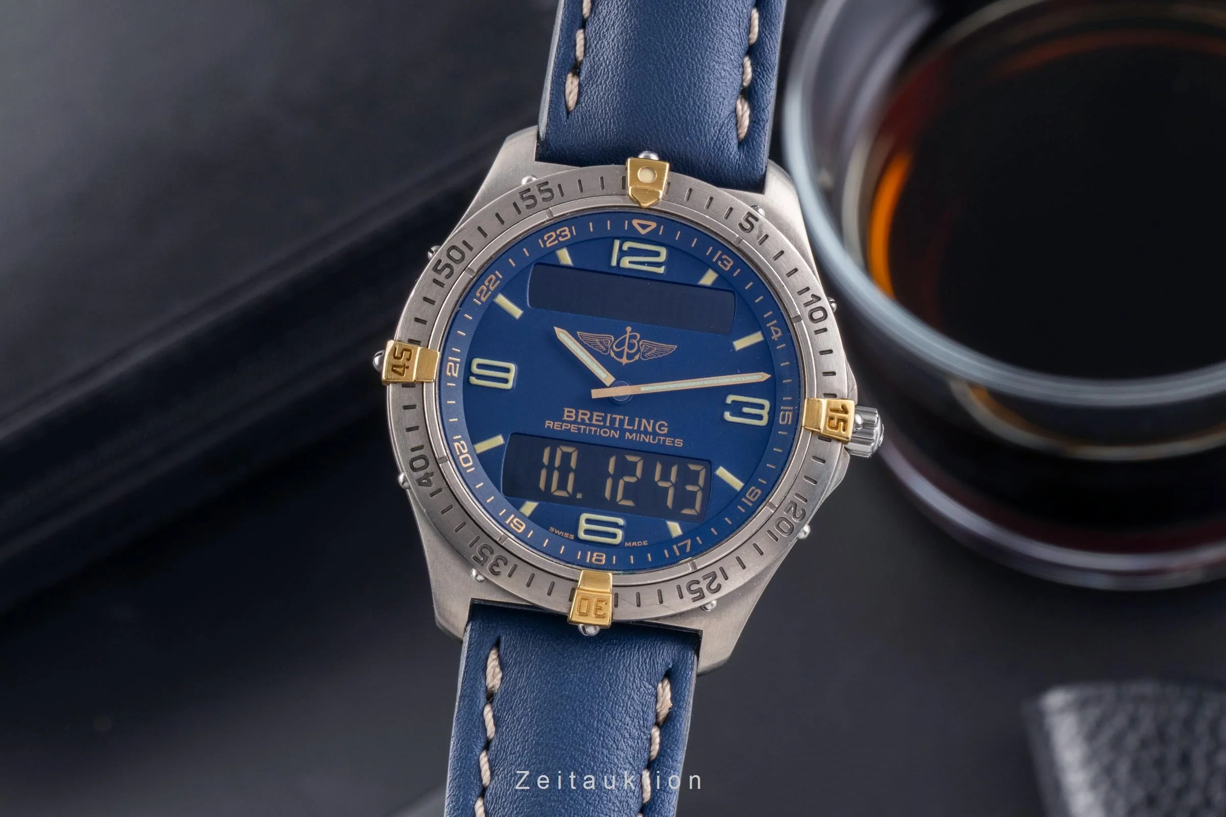 Breitling Aerospace chronograph titanium / gold quartz men's watch F65062  [2505345] - Image 2