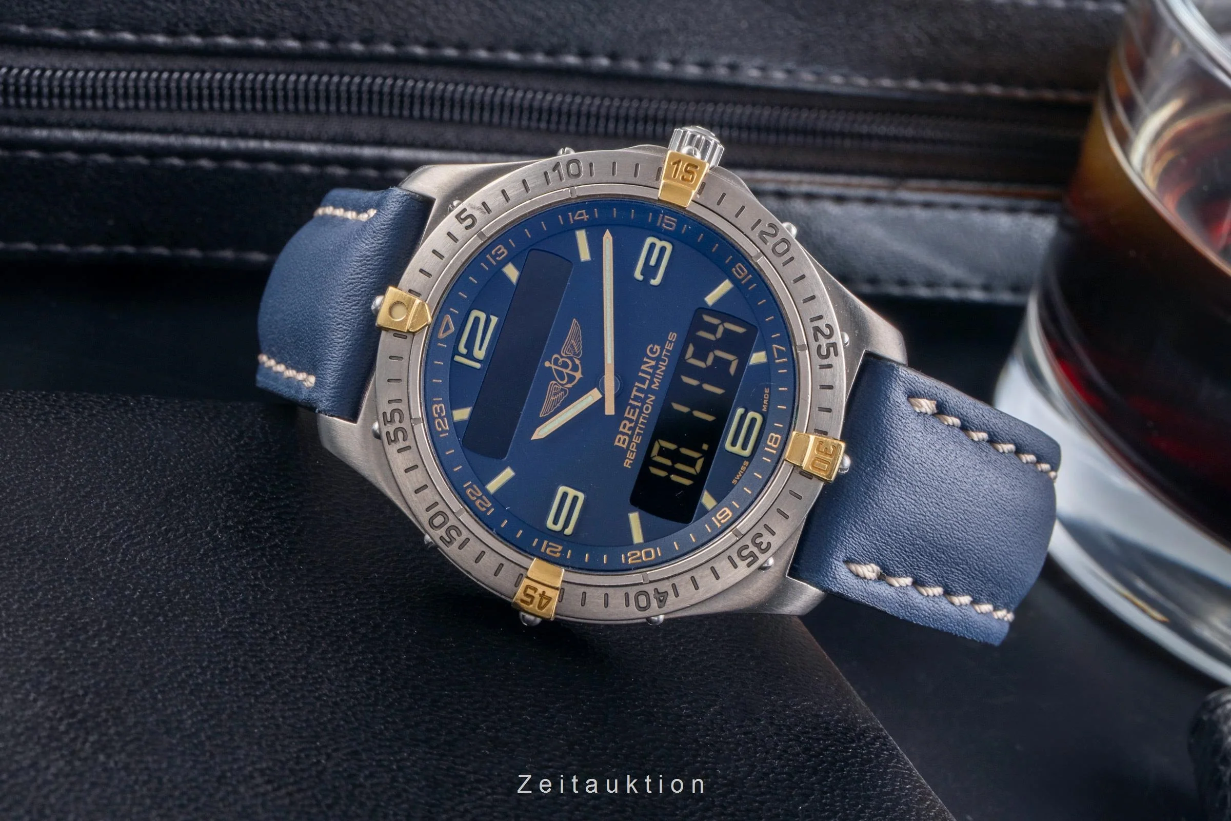 Breitling Aerospace chronograph titanium / gold quartz men's watch F65062  [2505345] - Image 3