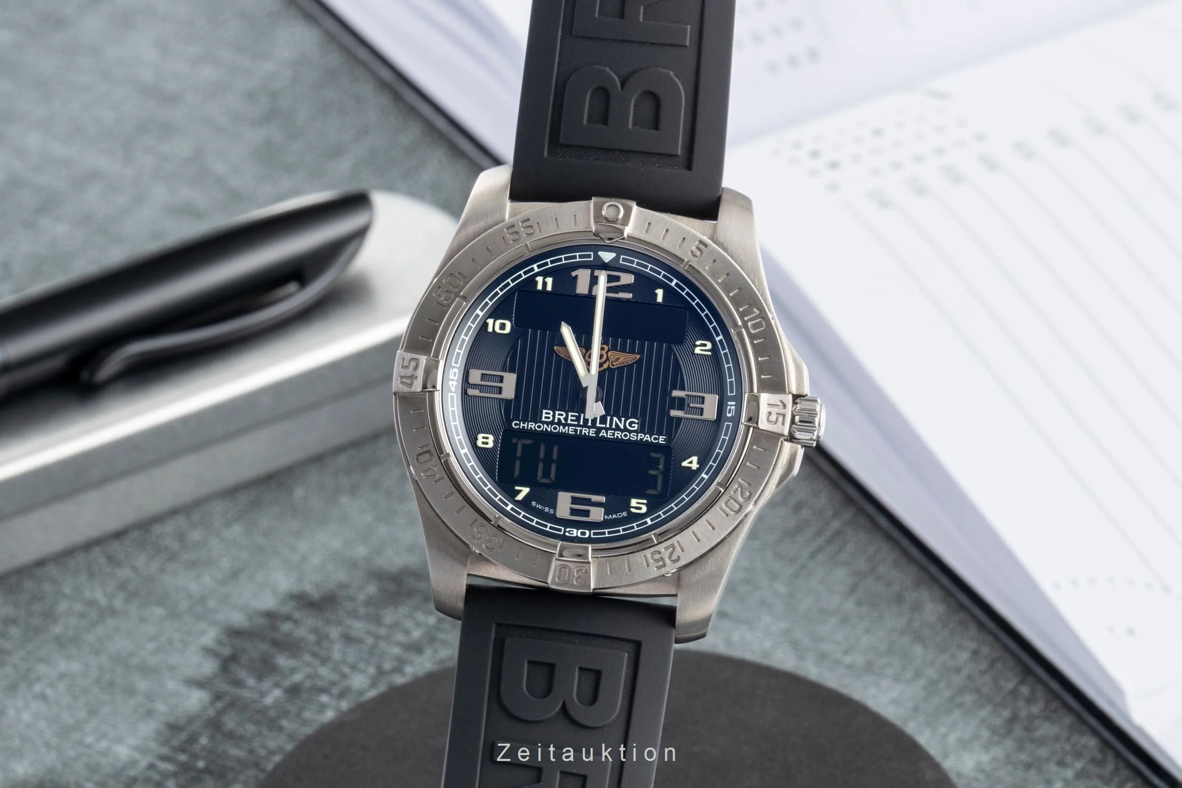 Breitling Aerospace chronograph titanium quartz men's watch E79362  [2600441] - Image 2