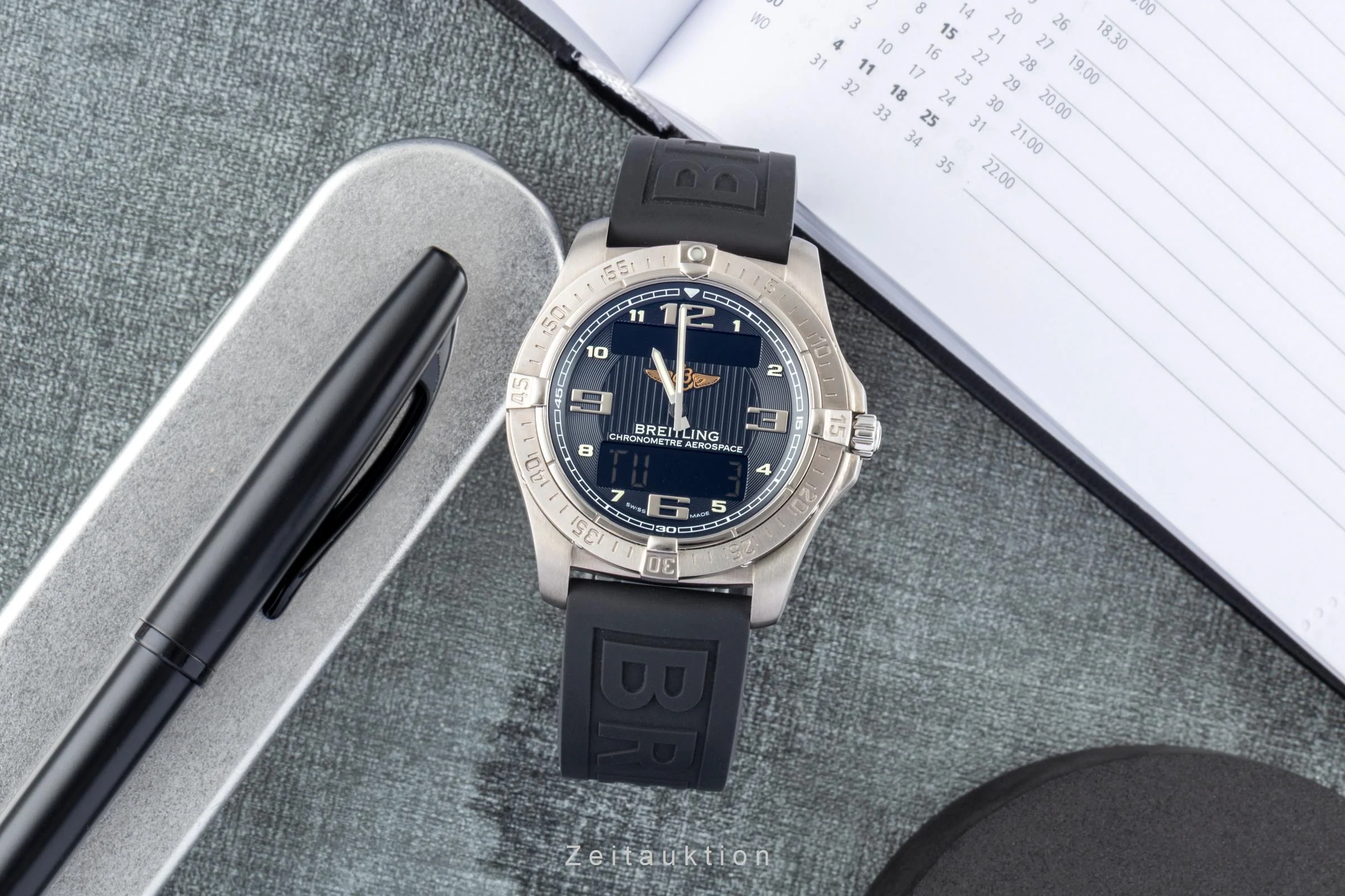 Breitling Aerospace chronograph titanium quartz men's watch E79362  [2600441] - Image 4