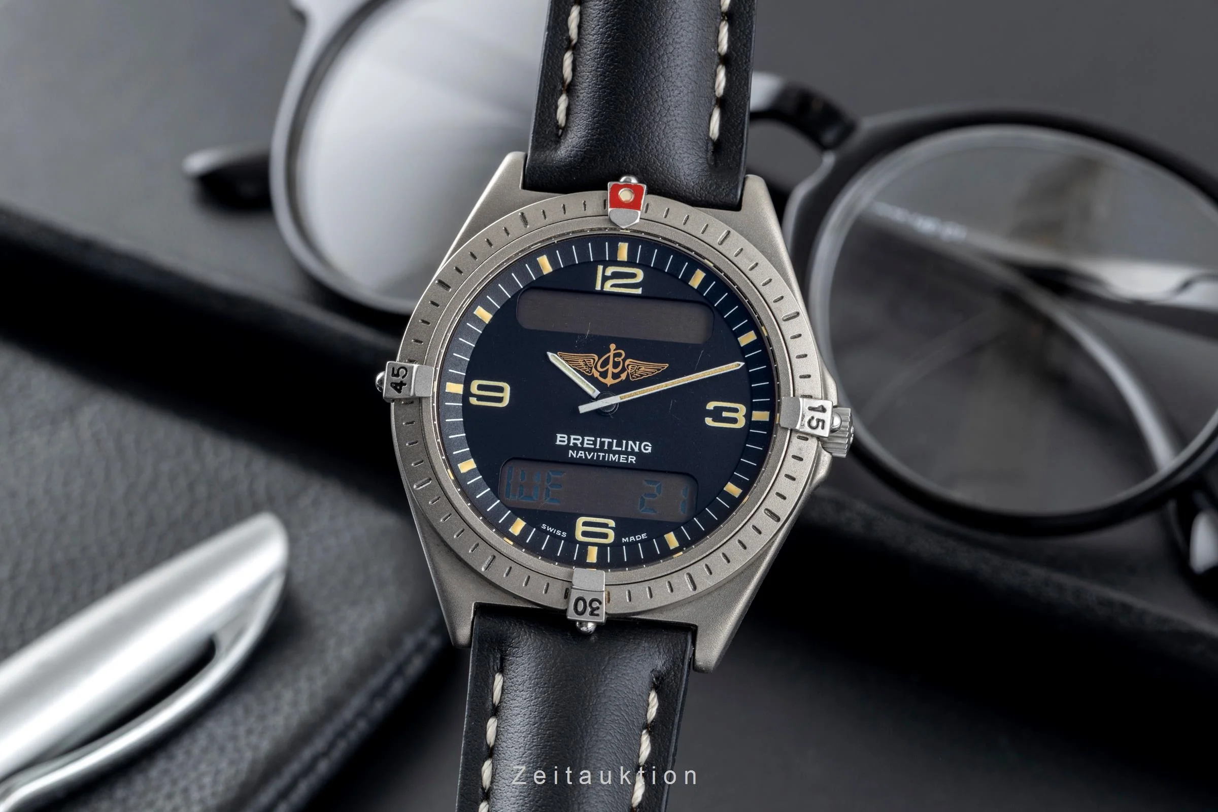 Breitling Aerospace chronograph titanium quartz men's watch F56059  [2502603] - Image 2