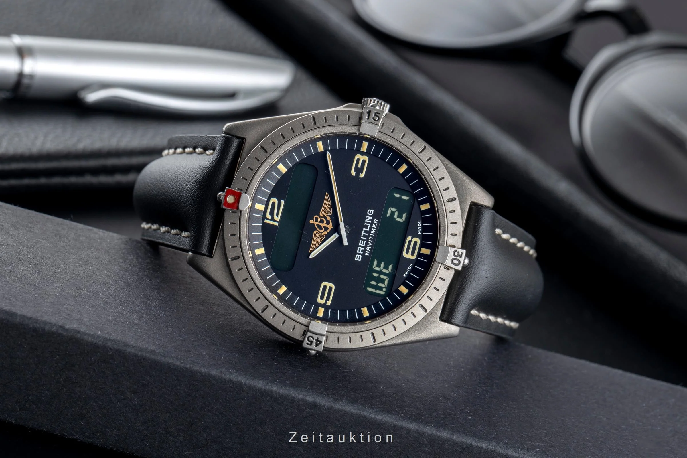 Breitling Aerospace chronograph titanium quartz men's watch F56059  [2502603] - Image 3