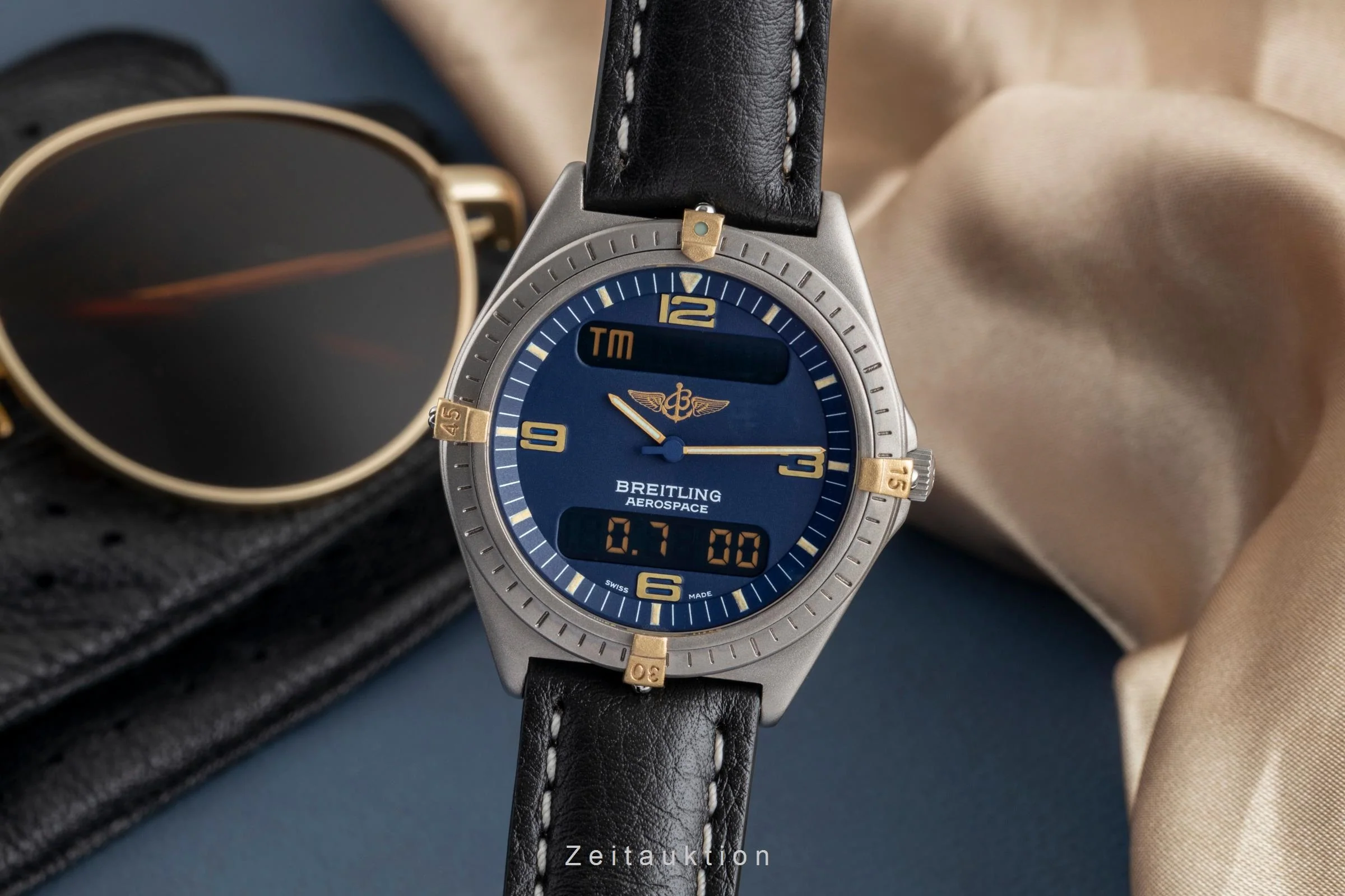 Breitling Aerospace titanium / gold quartz men's watch F56059L LP: 3600EUR  [2503019] - Image 2