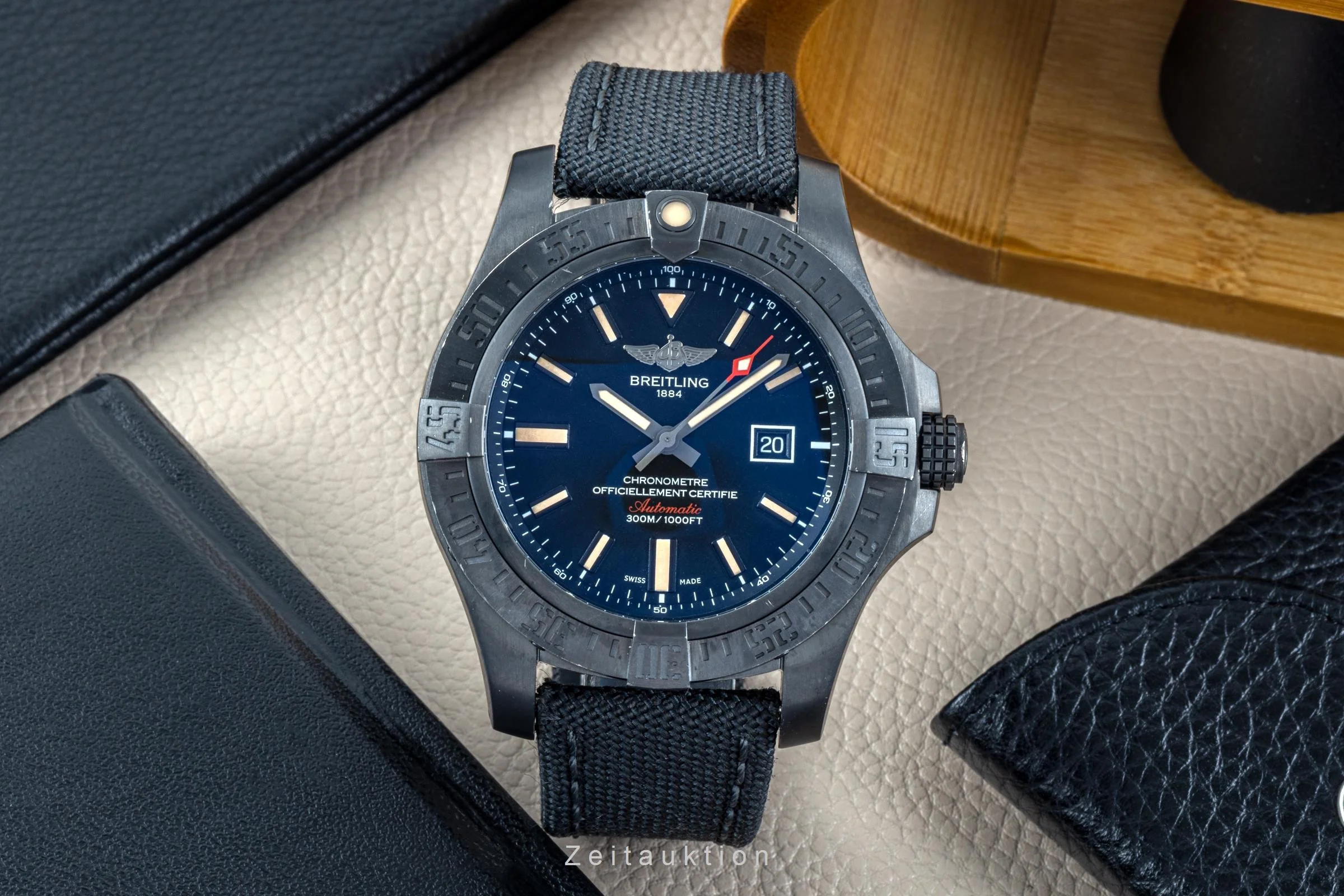 Breitling Avenger Blackbird 44 titanium automatic men's watch V17310 LP: 4830EUR  [2206356] - Image 3