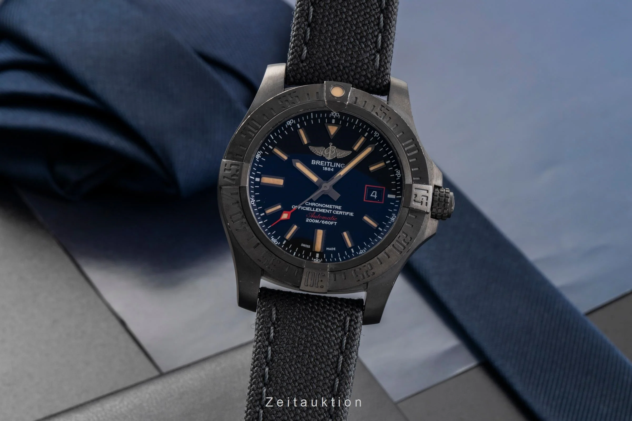Breitling Avenger Blackbird 44 titanium automatic men's watch V17311  [2502902] - Image 2