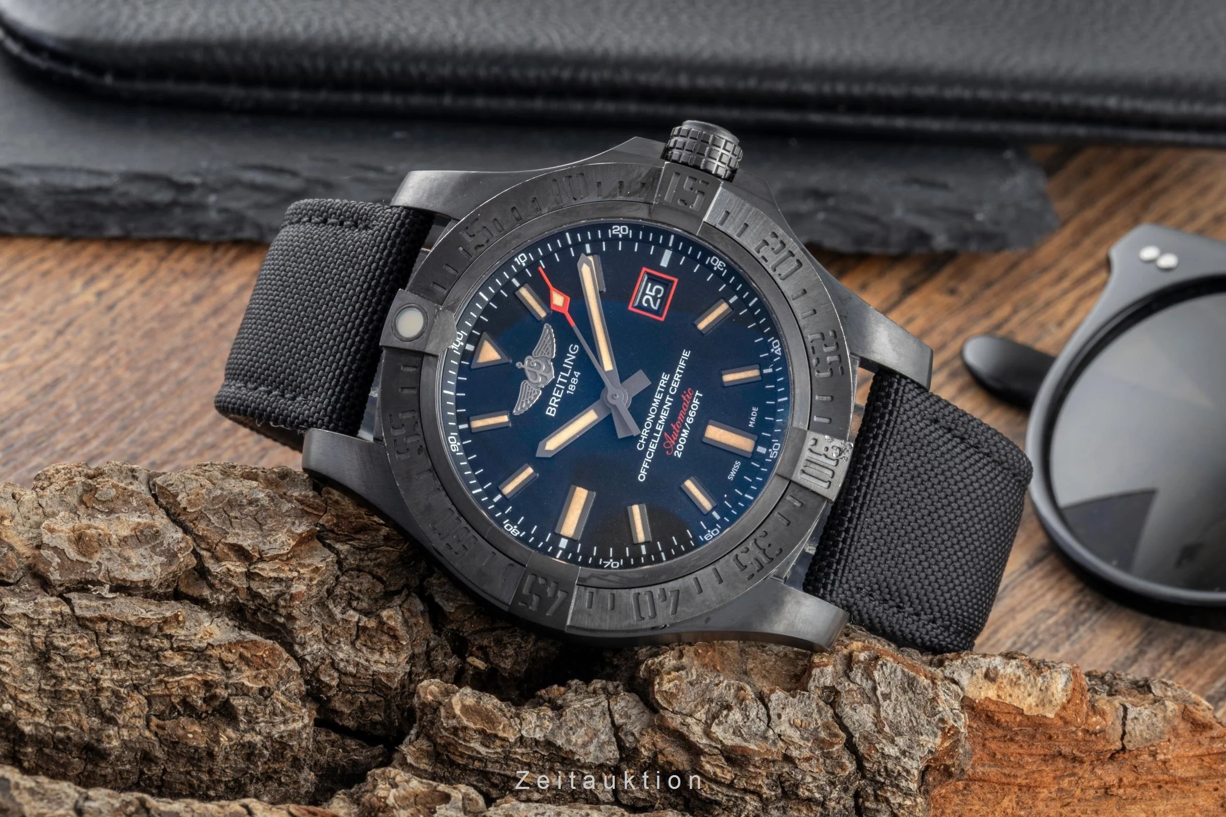 Breitling Avenger Blackbird 44 titanium automatic men's watch V17311  [2505795] - Image 3