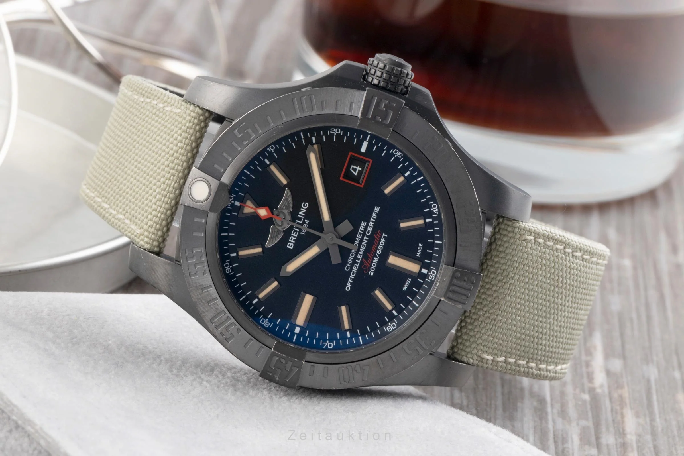 Breitling Avenger Blackbird 44 titanium automatic men's watch V1731110/BD74  [2600201] - Image 3