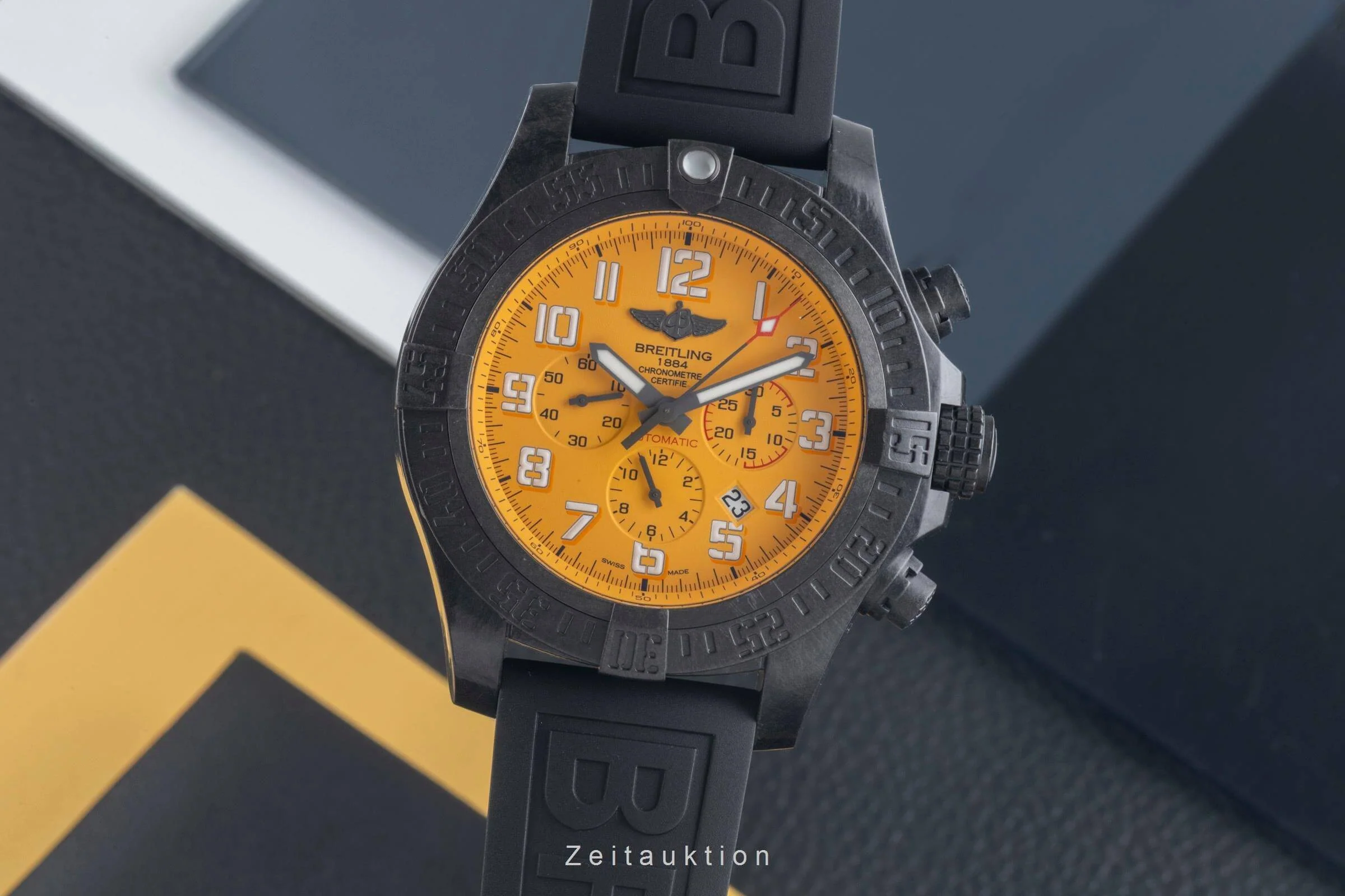 Breitling Avenger chronograph breitlight automatic men's watch XB0170  [2501061] - Image 2