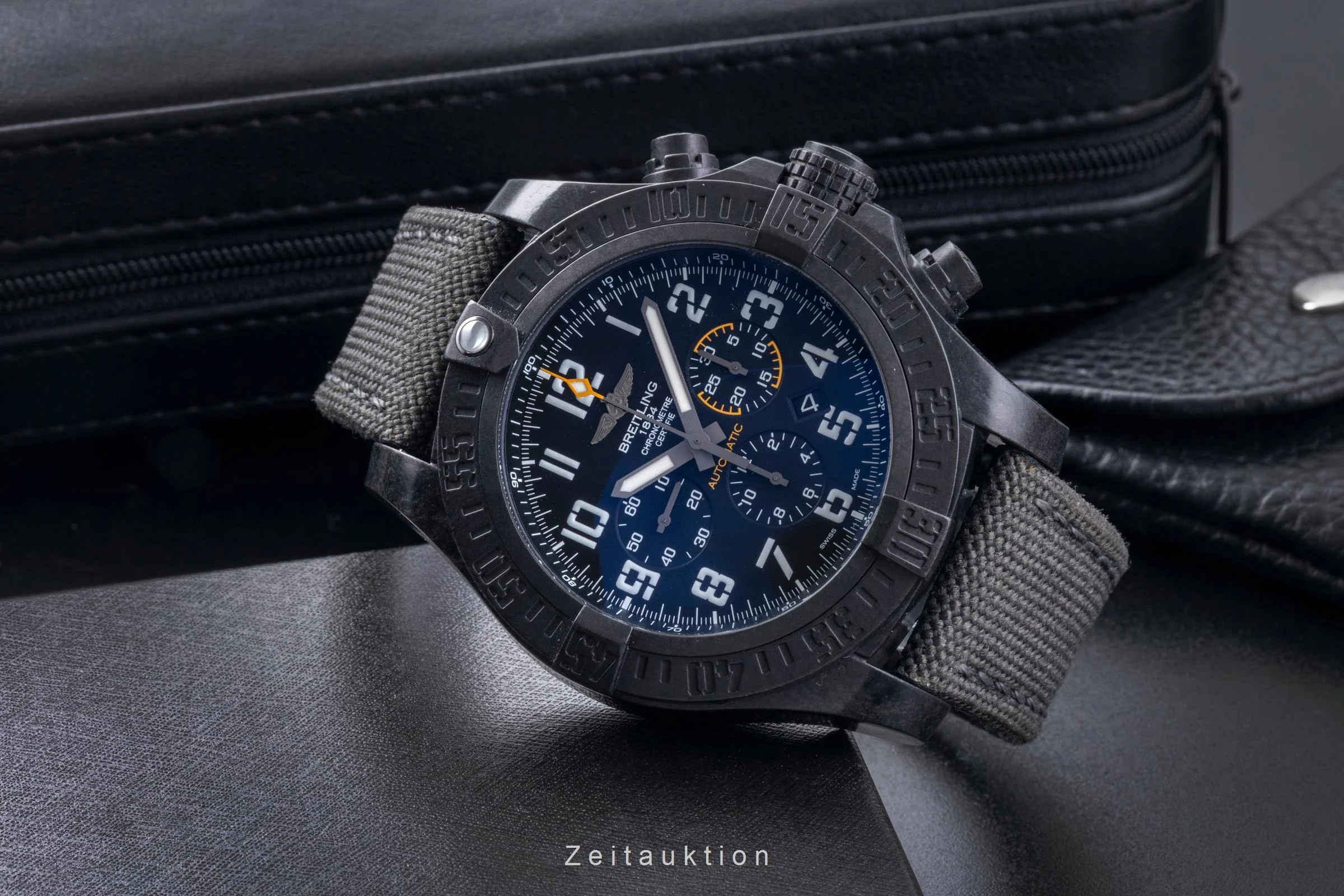 Breitling Avenger chronograph breitlight automatic men's watch XB0170E4/BF29	  [2506165] - Image 3