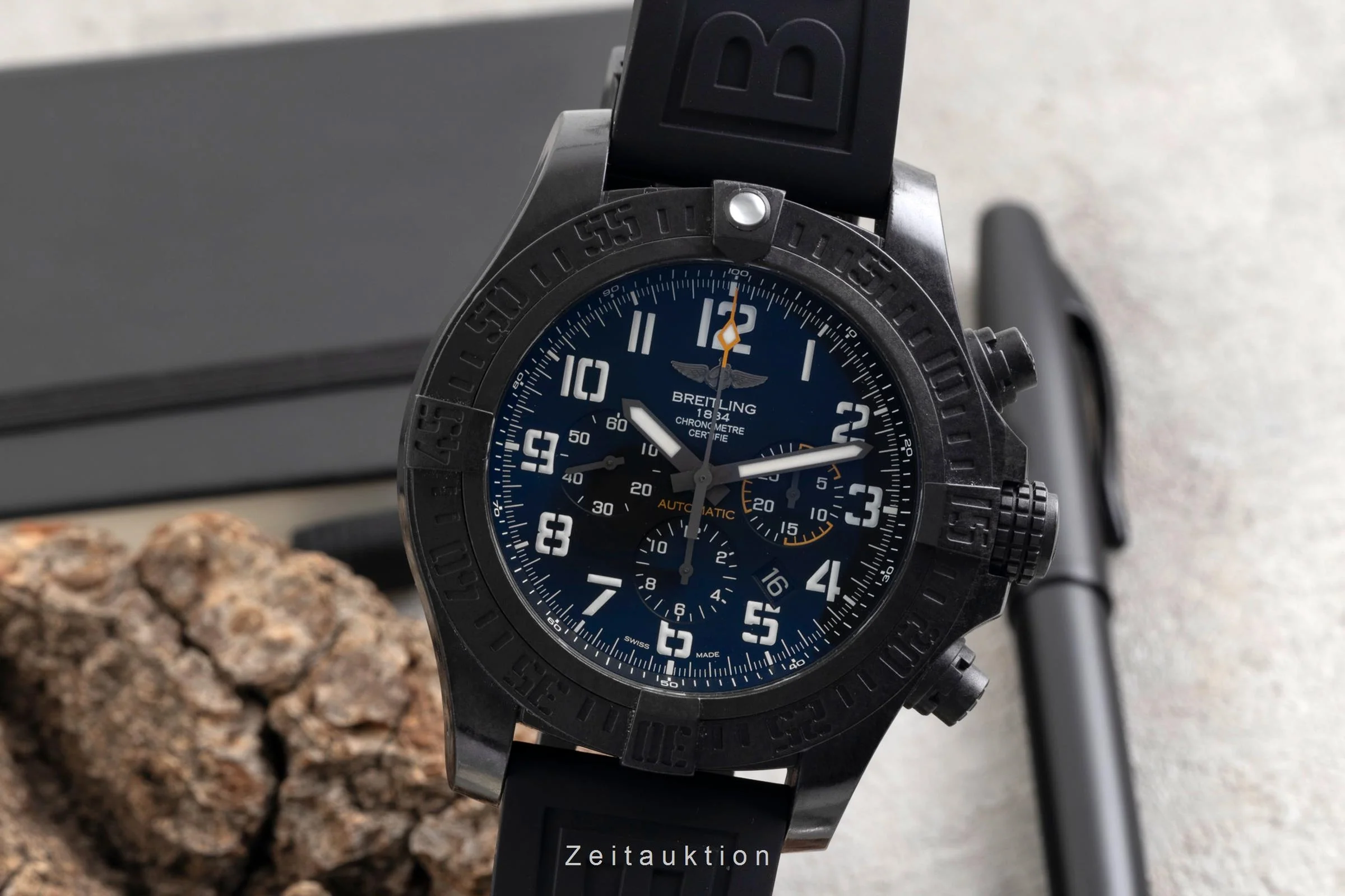 Breitling Avenger chronograph breitlight automatic men's watch XB017E4/BF29  [2600984] - Image 2
