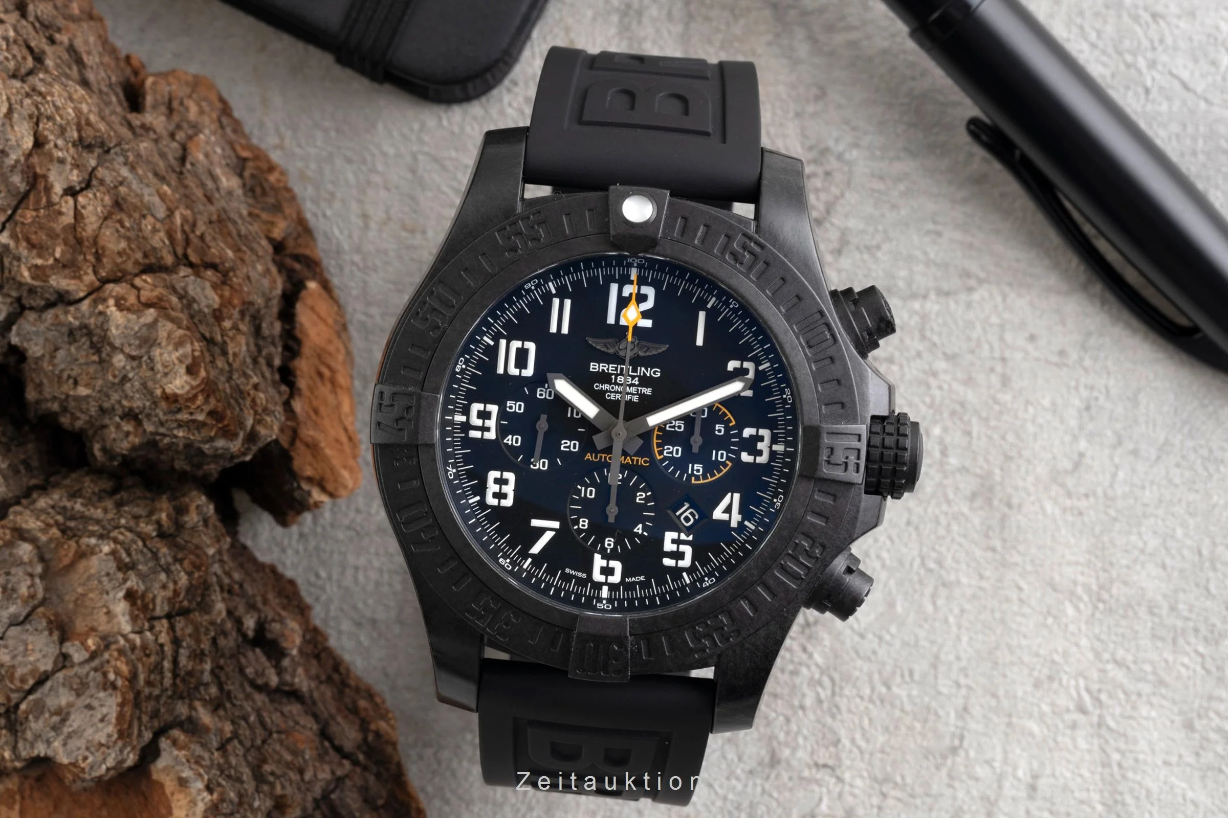 Breitling Avenger chronograph breitlight automatic men's watch XB017E4/BF29  [2600984] - Image 4