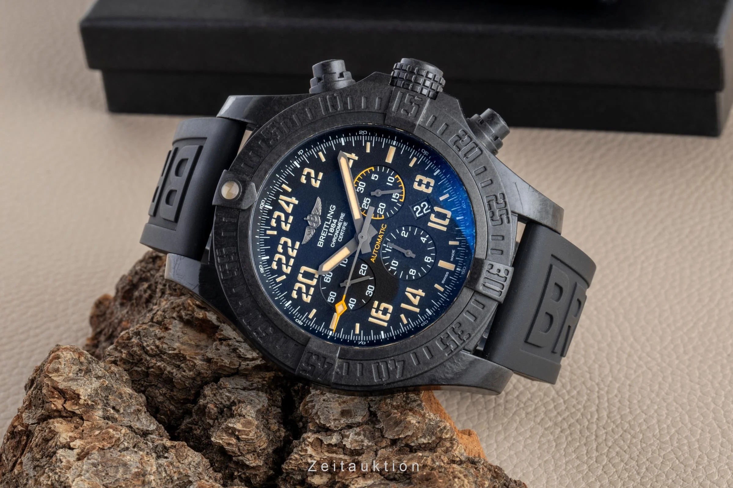Breitling Avenger chronograph breitlight automatic men's watch XB12101A/BF46  [2504461] - Image 3