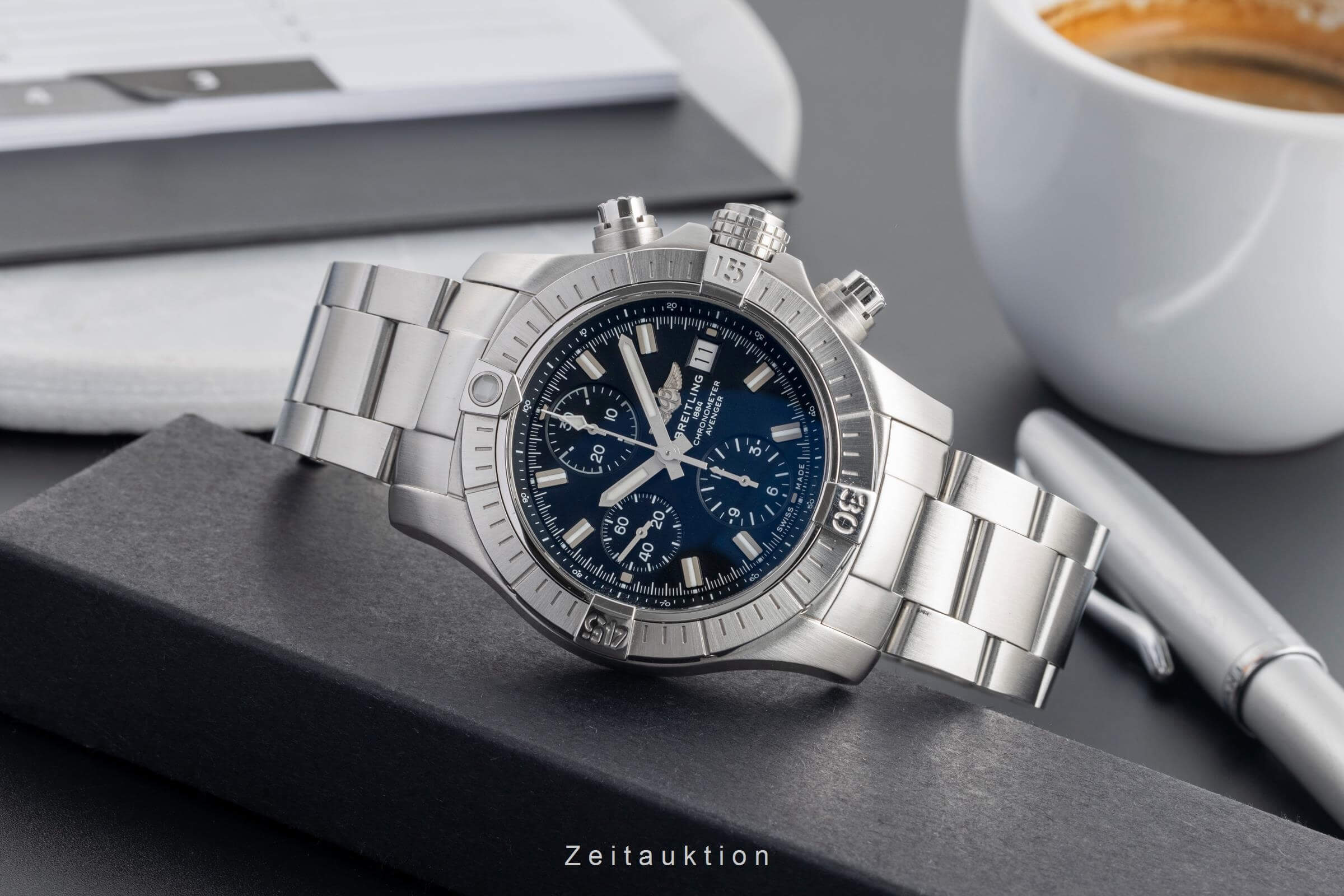 Breitling Avenger chronograph steel automatic men's watch A13385101B1A1 LP: 5850EUR  [2501756] - Image 3