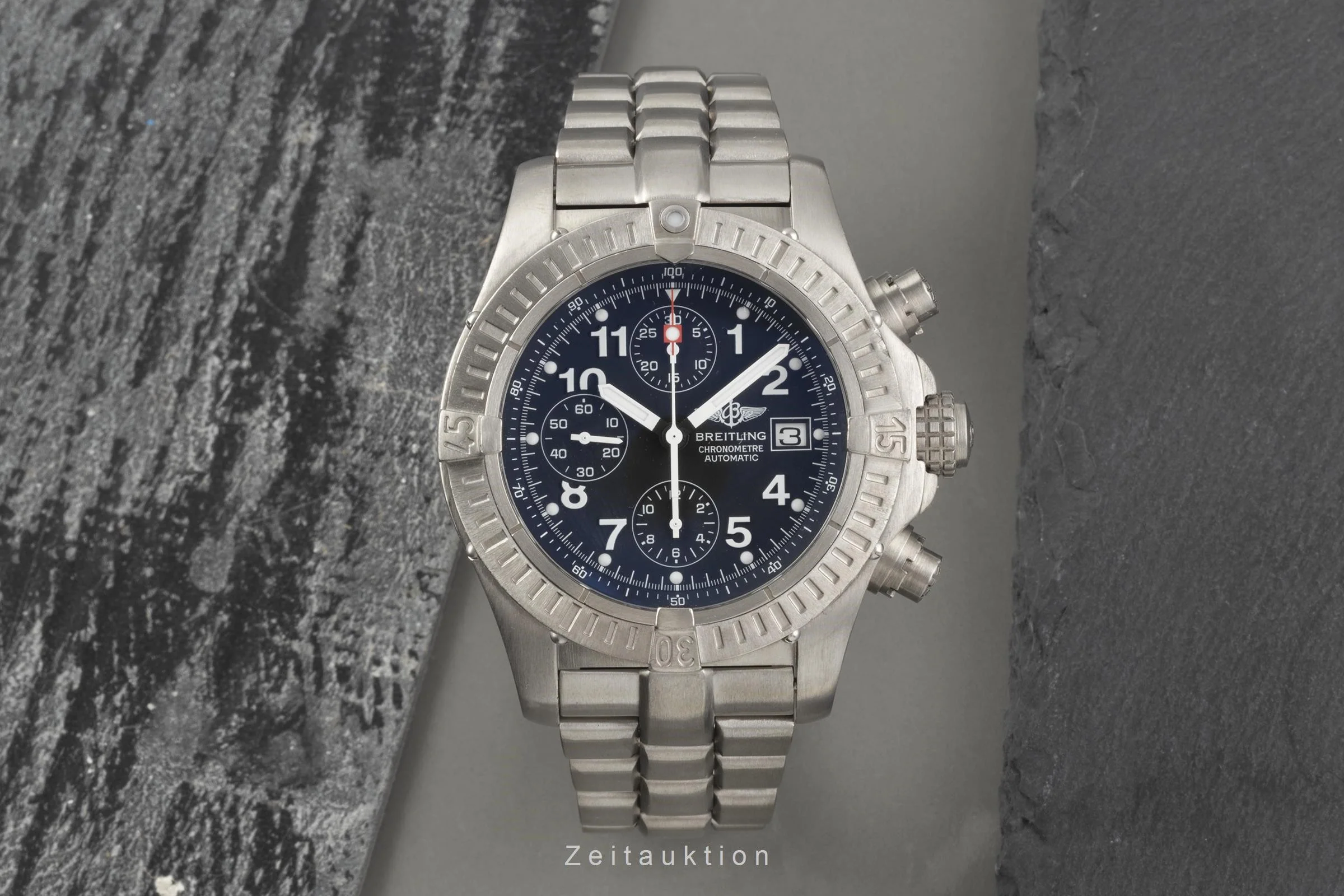 Breitling Avenger chronograph titanium automatic men's watch E13360  [2207275] - Image 3