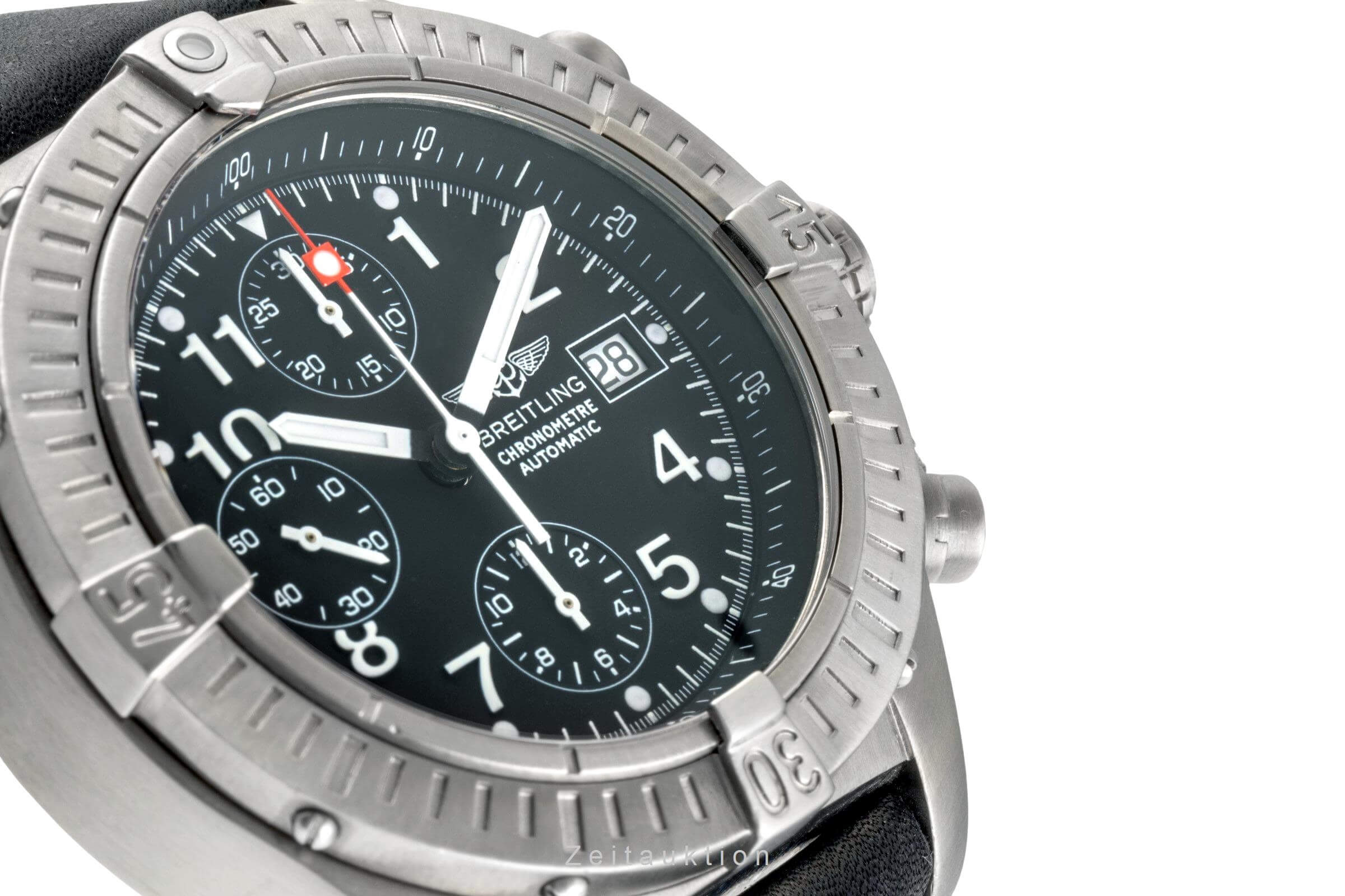 Breitling Avenger chronograph titanium automatic men's watch E13360 LP: 7900EUR  [2402385] - Image 11