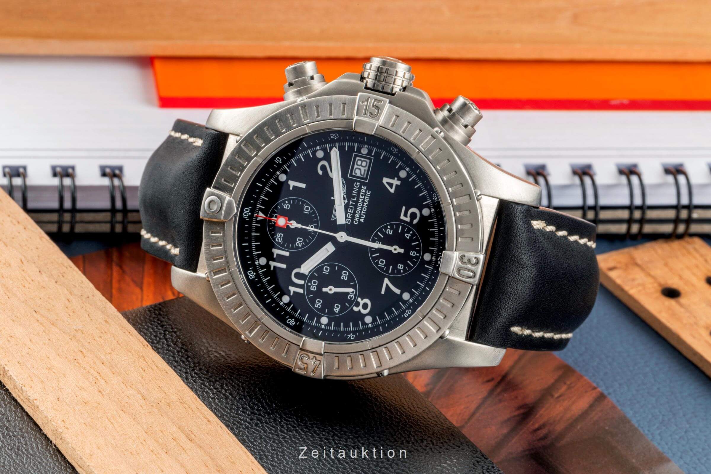 Breitling Avenger chronograph titanium automatic men's watch E13360 LP: 7900EUR  [2402385] - Image 2