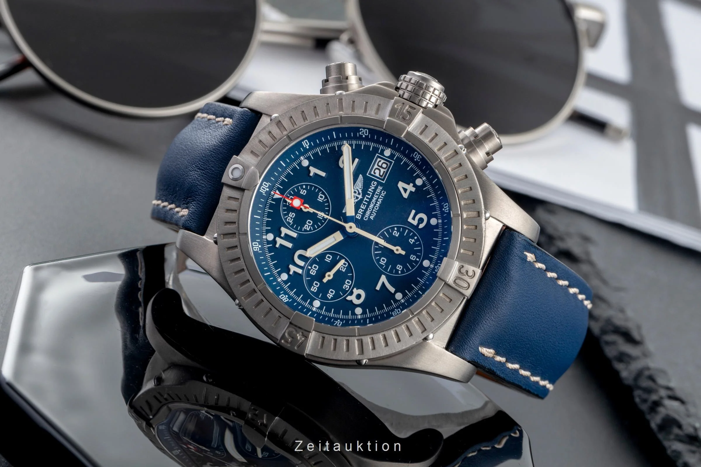 Breitling Avenger chronograph titanium automatic men's watch E13360  [2503829] - Image 3