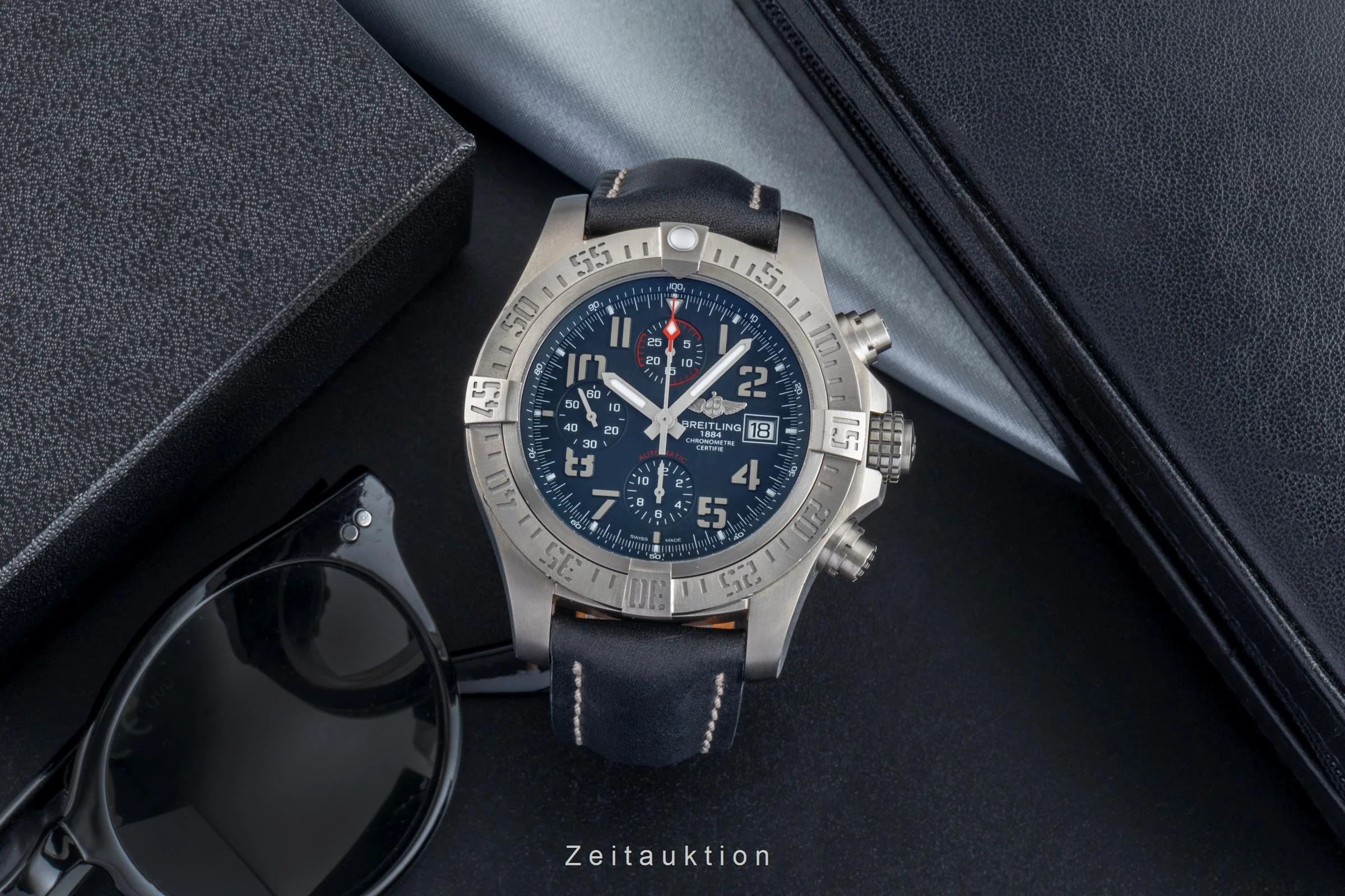 Breitling Avenger chronograph titanium automatic men's watch E13383  [2504692] - Image 4