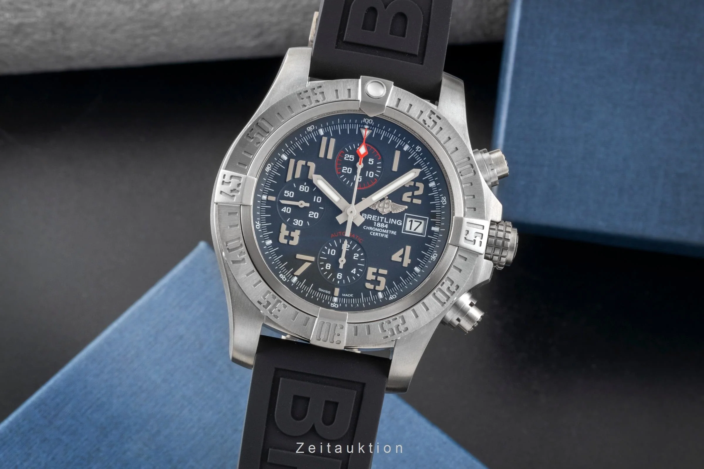 Breitling Avenger chronograph titanium automatic men's watch E1338310/M534  [2600274] - Image 2