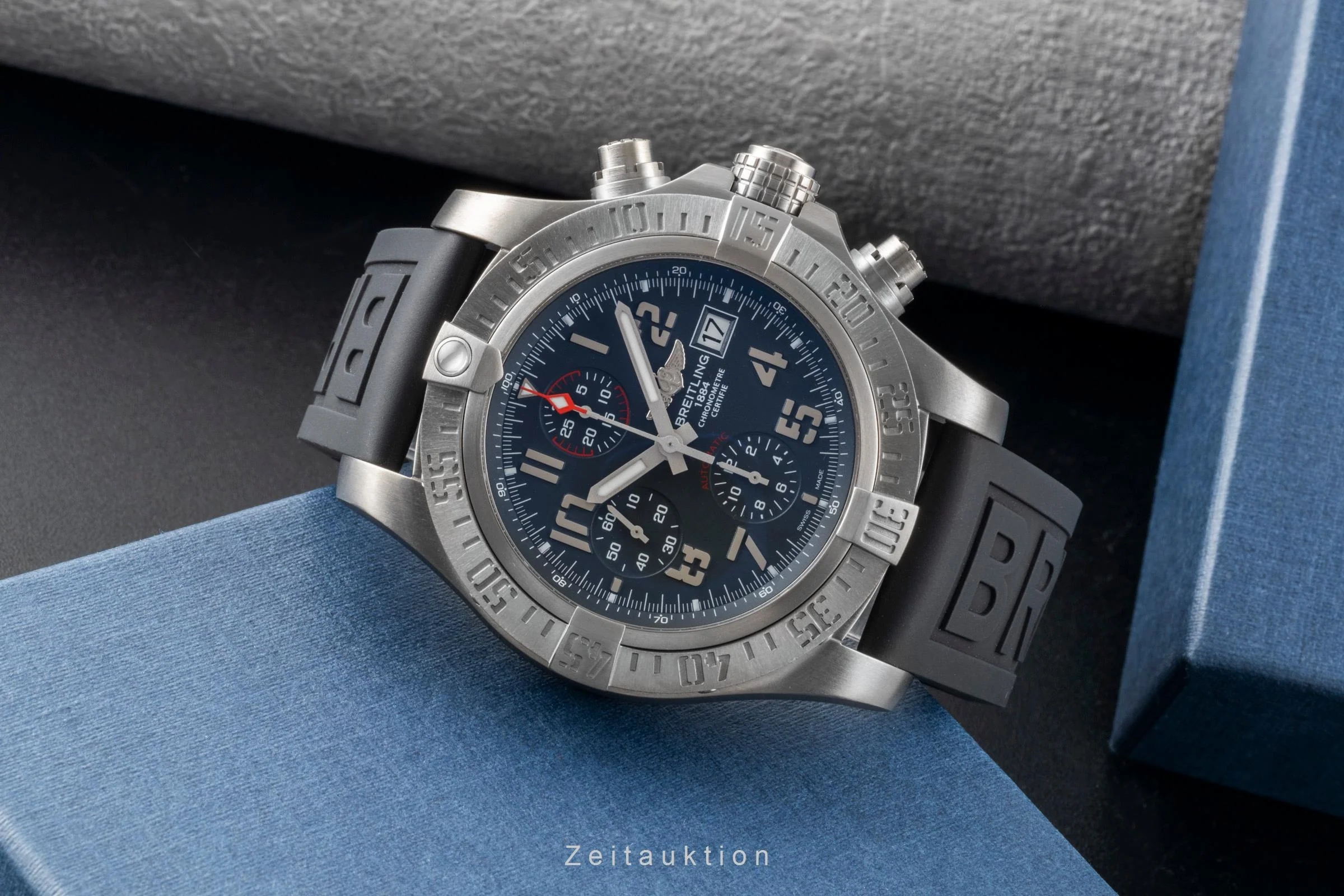 Breitling Avenger chronograph titanium automatic men's watch E1338310/M534  [2600274] - Image 3
