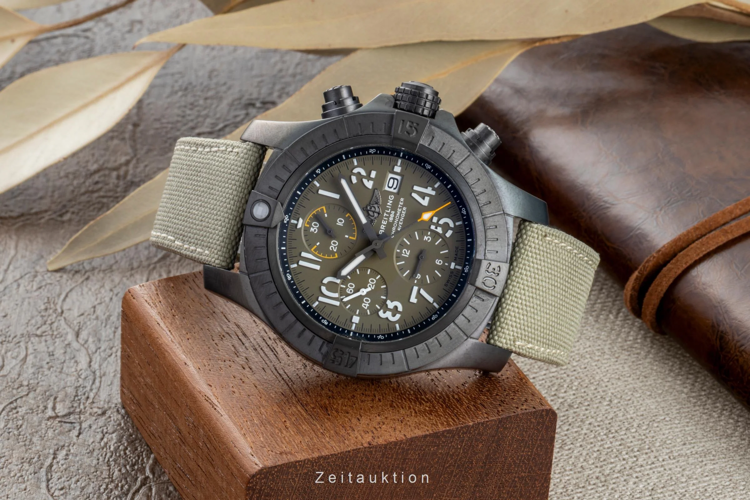 Breitling Avenger chronograph titanium automatic men's watch V13317101L1X1 LP: 6550EUR  [2506856] - Image 3