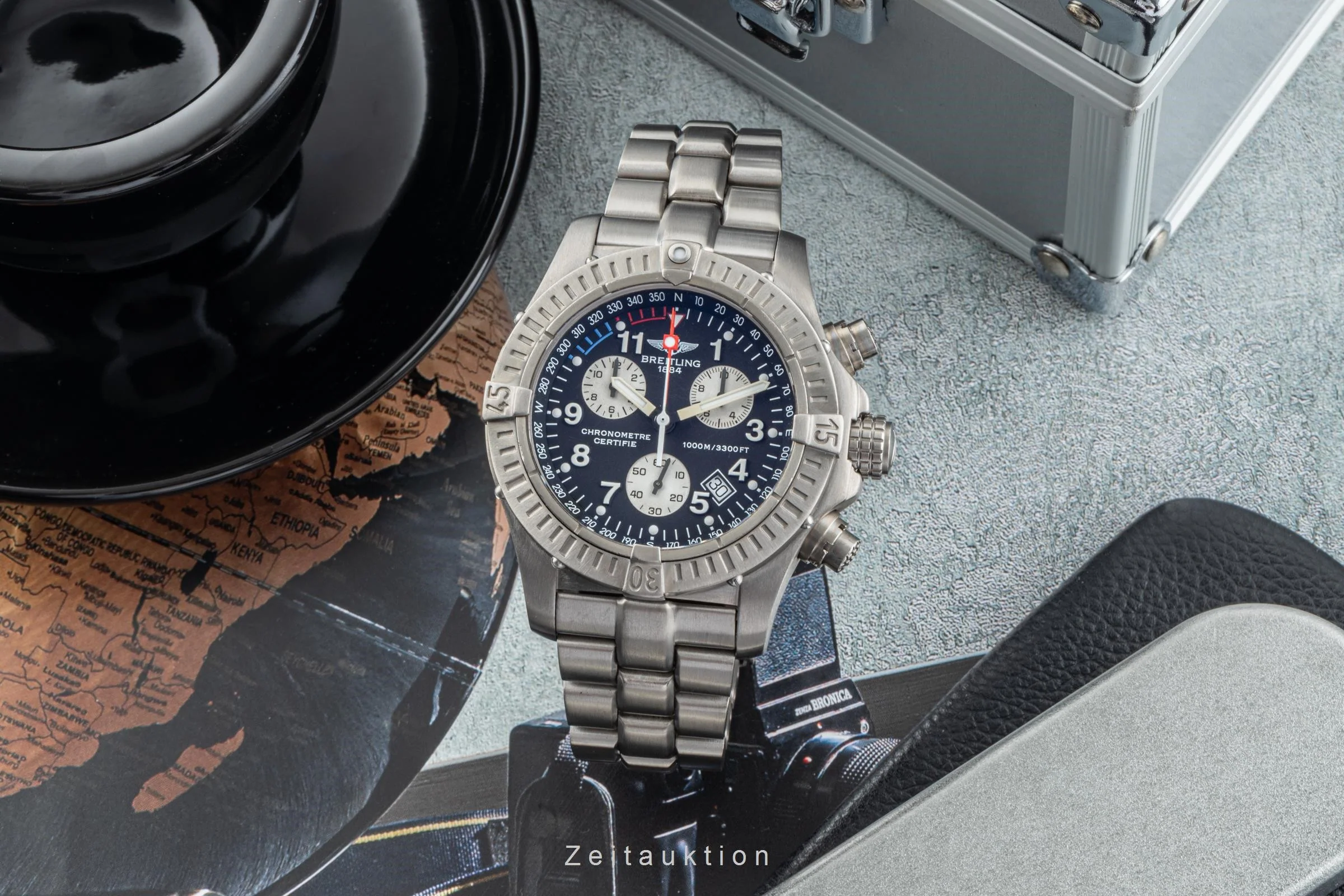 Breitling Avenger chronograph titanium quartz men's watch E73360  [2400110] - Image 3