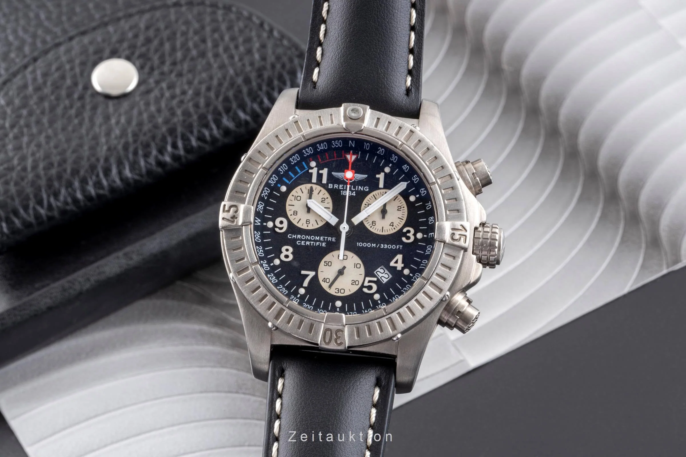 Breitling Avenger chronograph titanium quartz men's watch E73360  [2406214] - Image 2