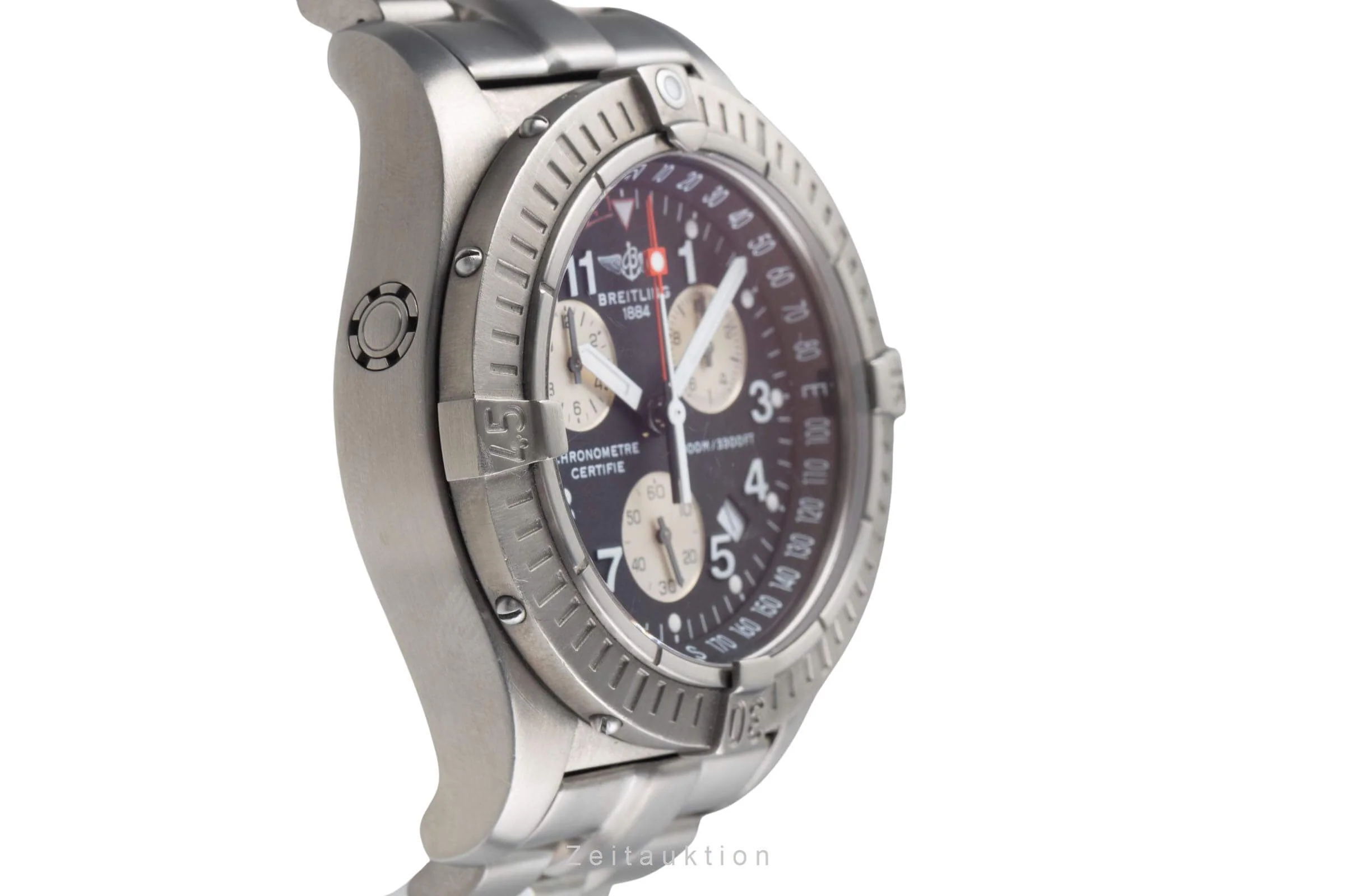Breitling Avenger chronograph titanium quartz men's watch E73360  [2500379] - Image 8