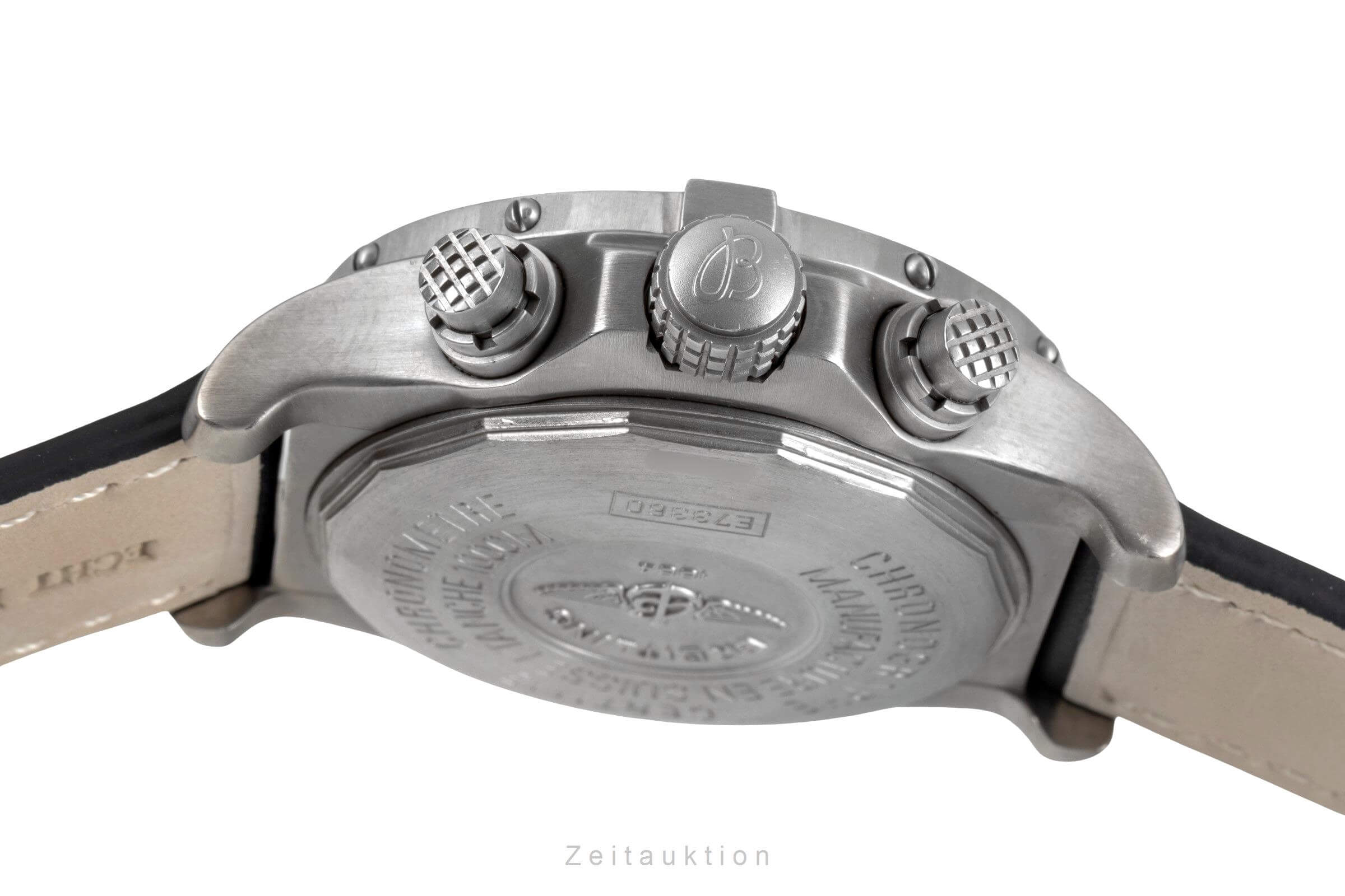 Breitling Avenger chronograph titanium quartz men's watch E73360  [2501213] - Image 10