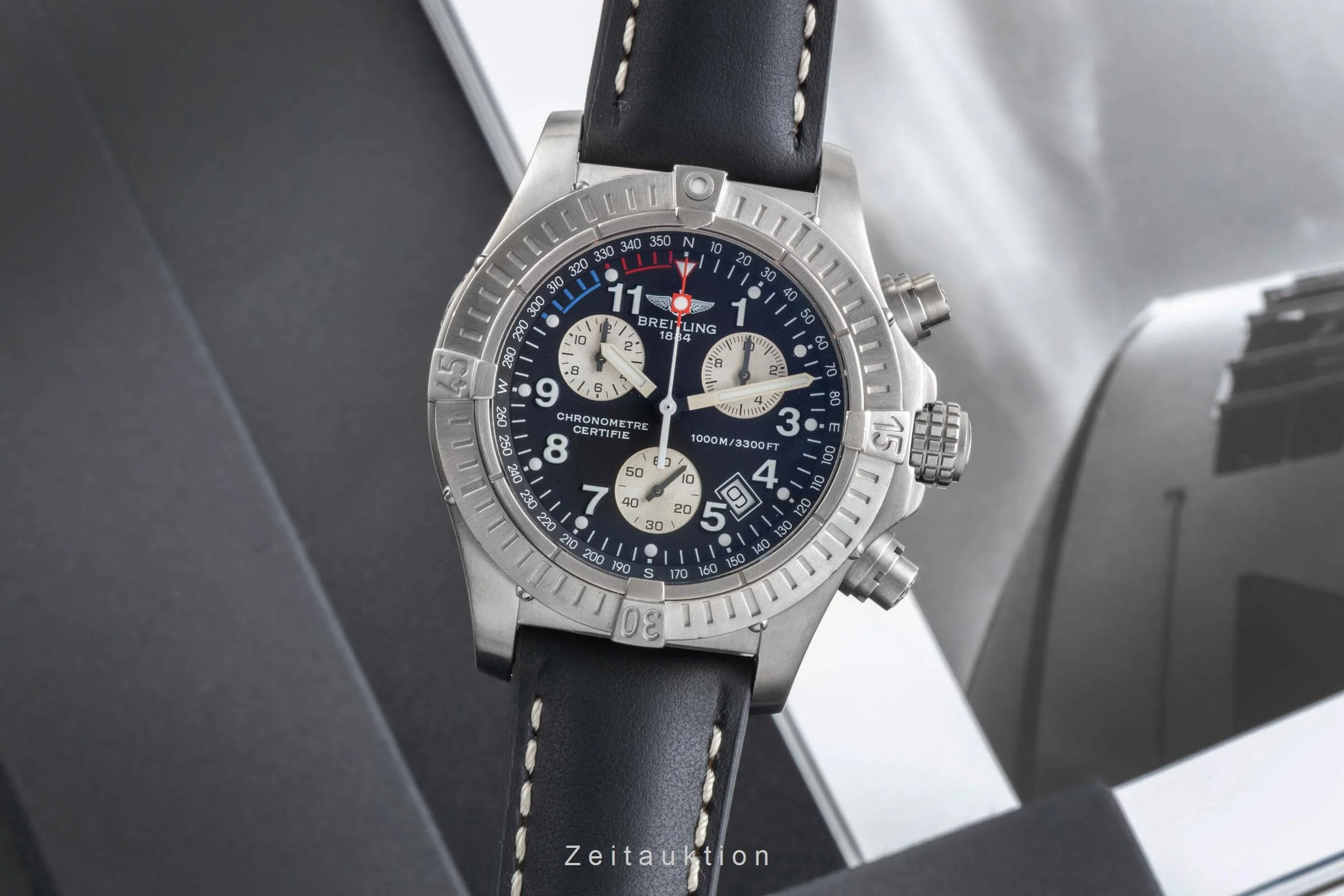 Breitling Avenger chronograph titanium quartz men's watch E73360  [2501213] - Image 2