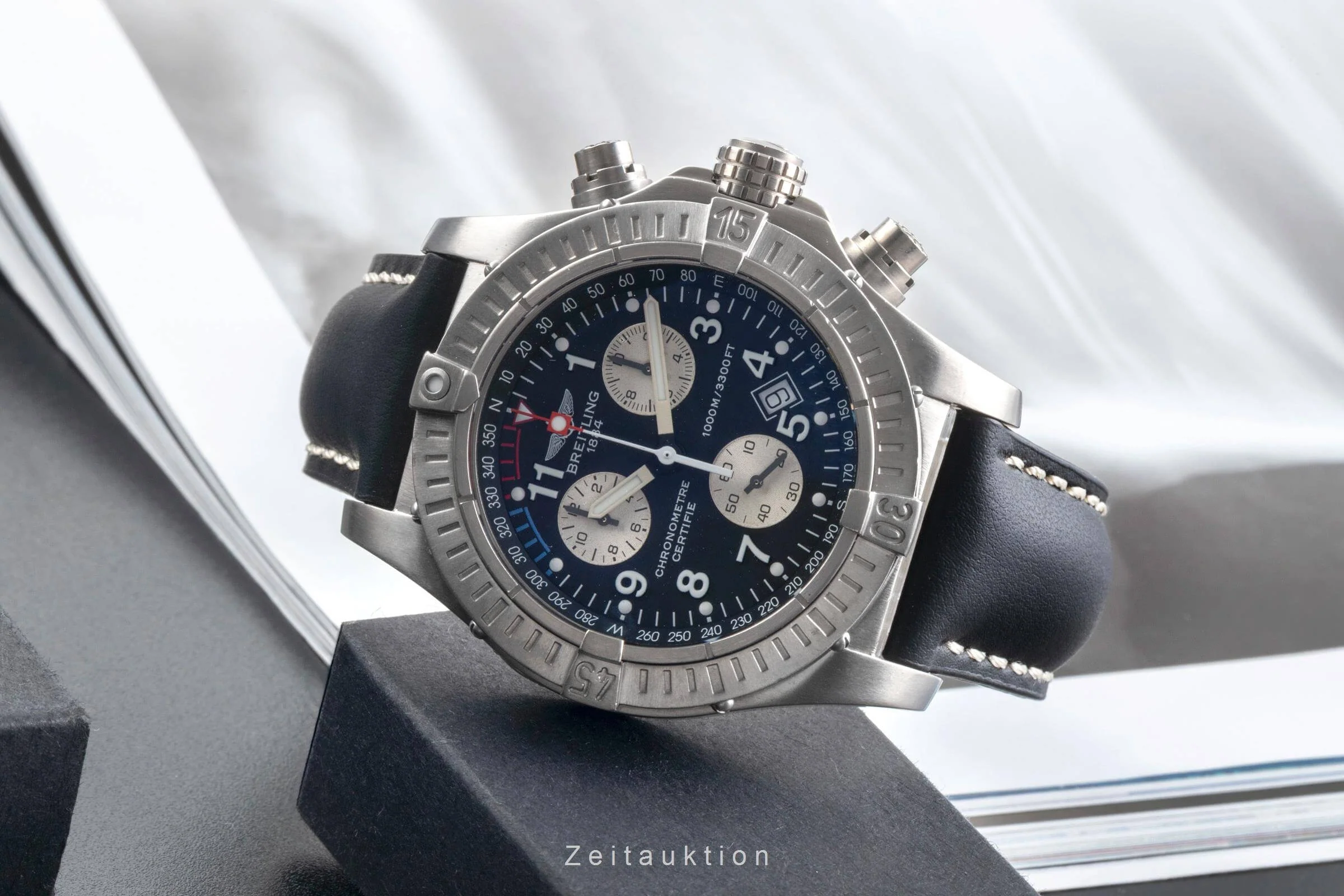 Breitling Avenger chronograph titanium quartz men's watch E73360  [2501213] - Image 3